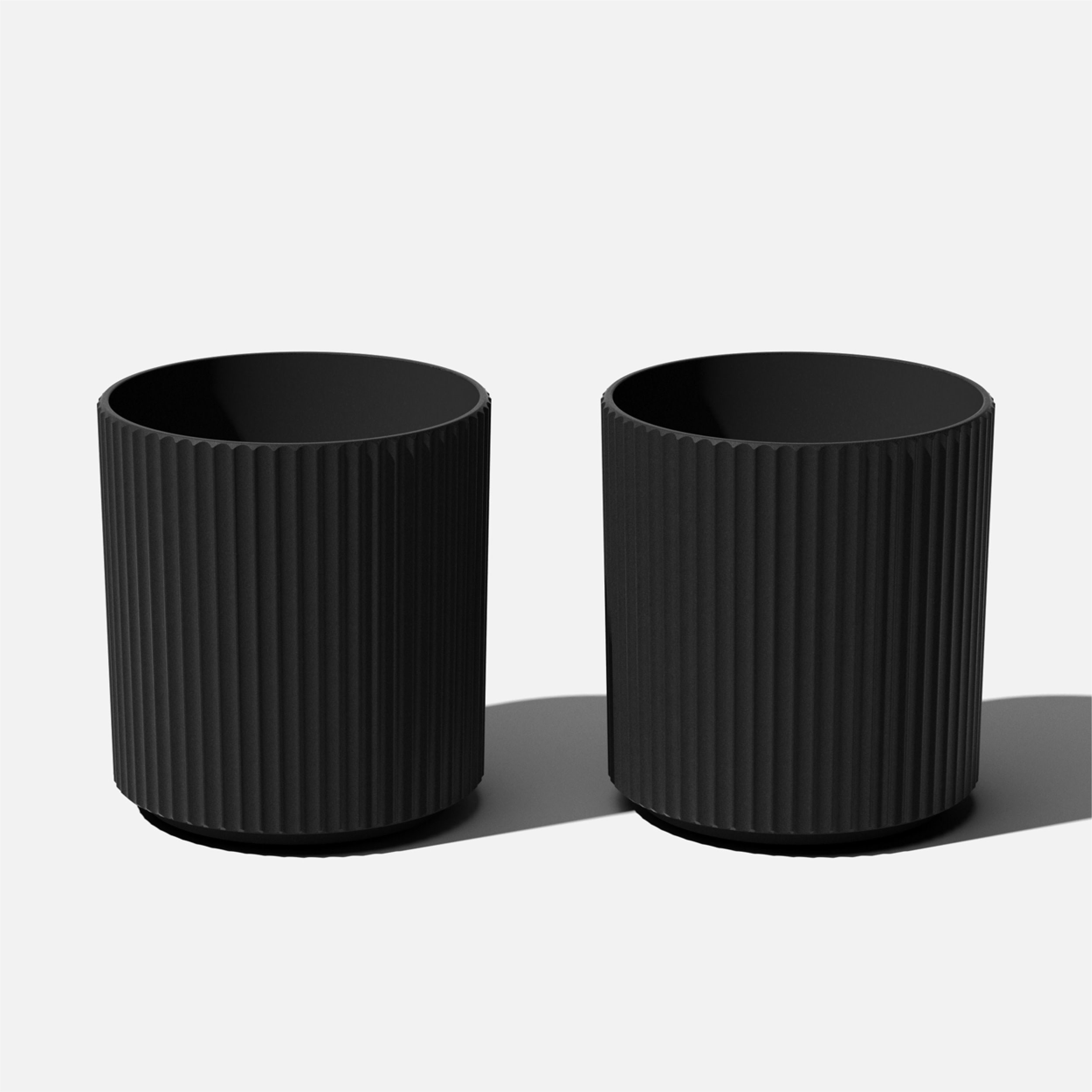 Veradek DMV16B-2PK 2 -Pack Round 15-in W x 16-in H x Black Plastic Indoor/Outdoor Planter