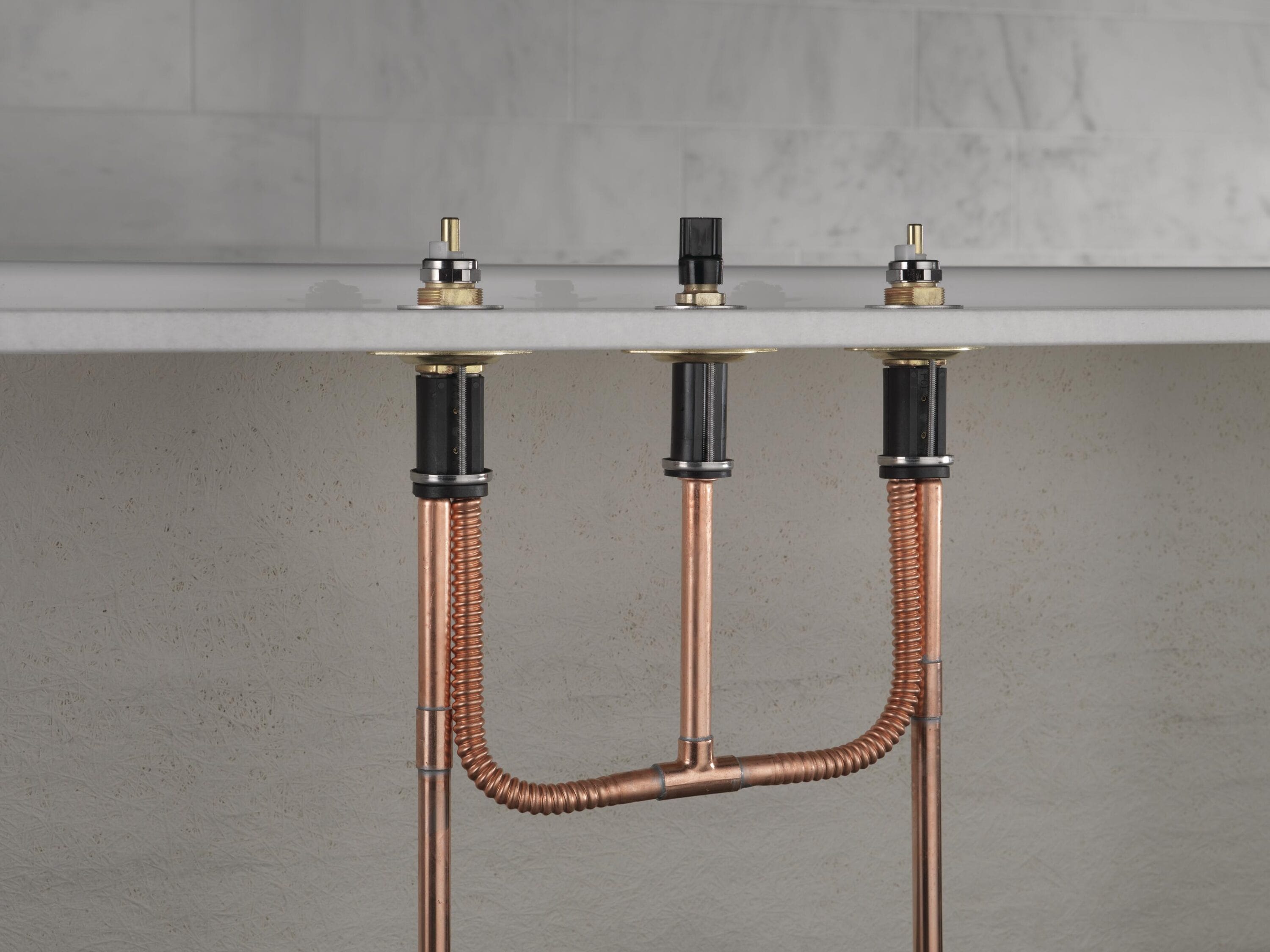 Delta R2707 Roman-Tub-Faucets - View #2