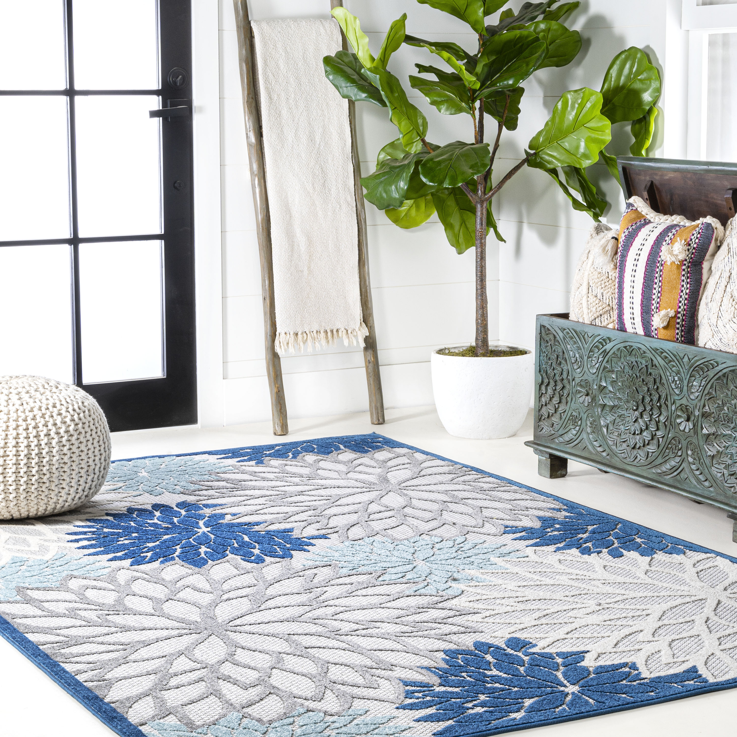 Blue/Gray Floral Synthetic 3' x 5' Easy-Care Indoor/Outdoor Rug