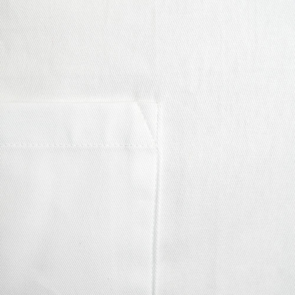 White Cotton Chef Apron with Center Pocket, 32x28"