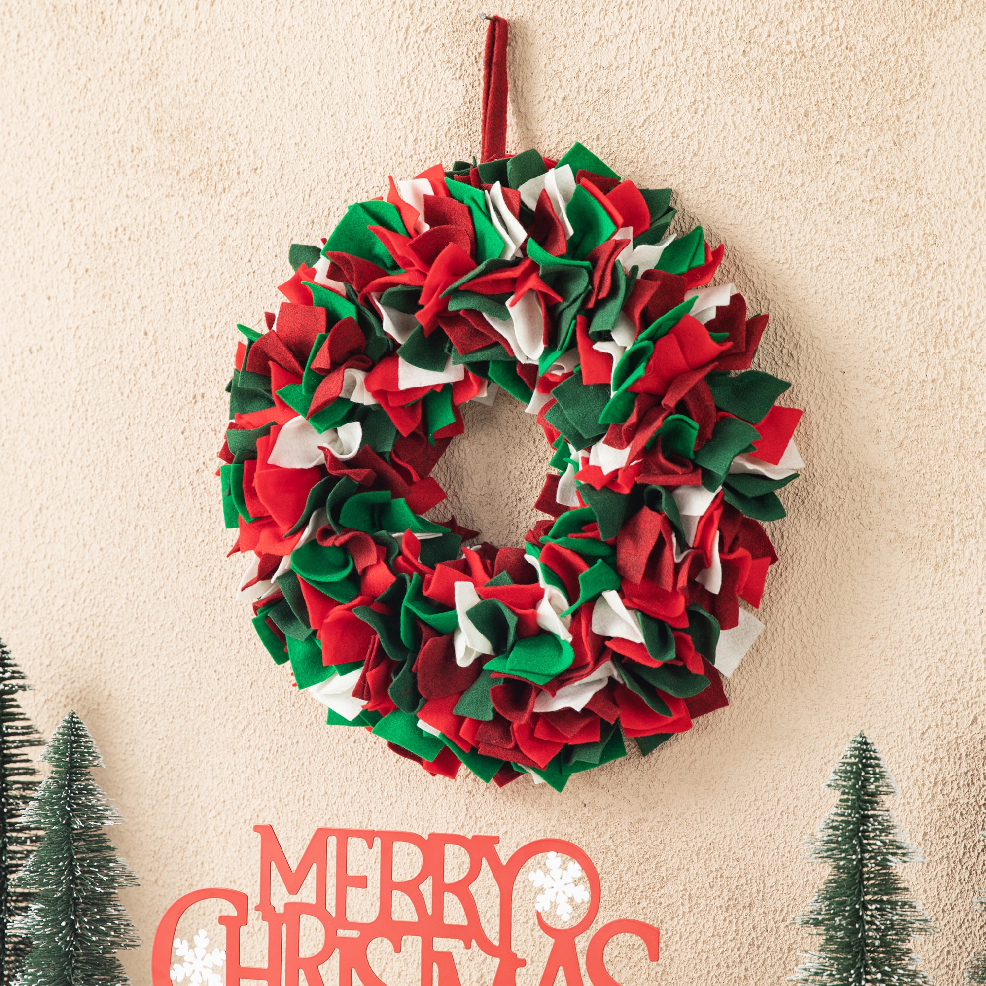 Glitzhome 2005400001 Artificial-Christmas-Wreaths - View #4