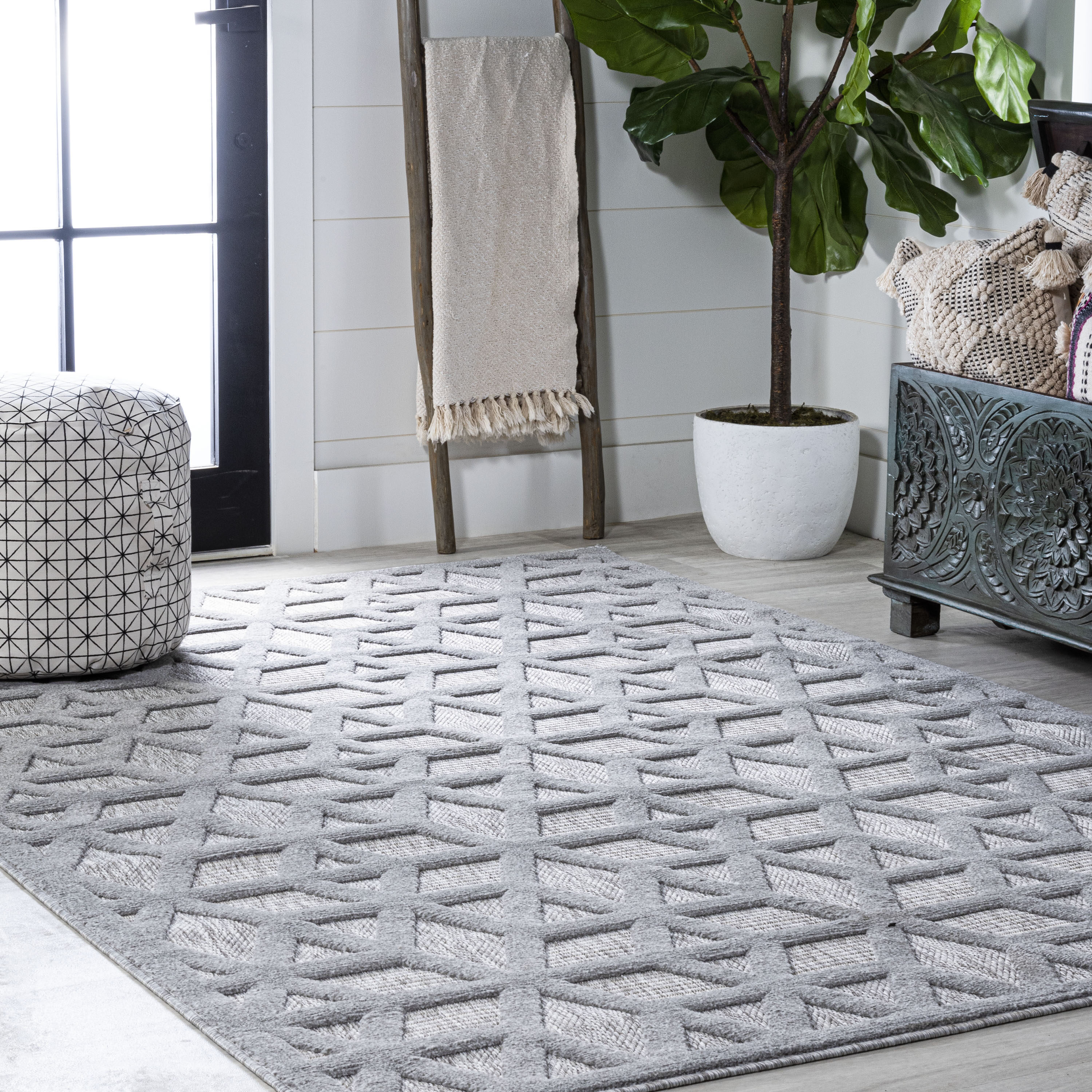JONATHAN  Y IBZ102C-4 IBIZA Talaia Neutral Geometric 4 x 6 (ft) Loomed Polypropylene Light Gray Rectangular Indoor/Outdoor Geometric Bohemian/Eclectic Area rug