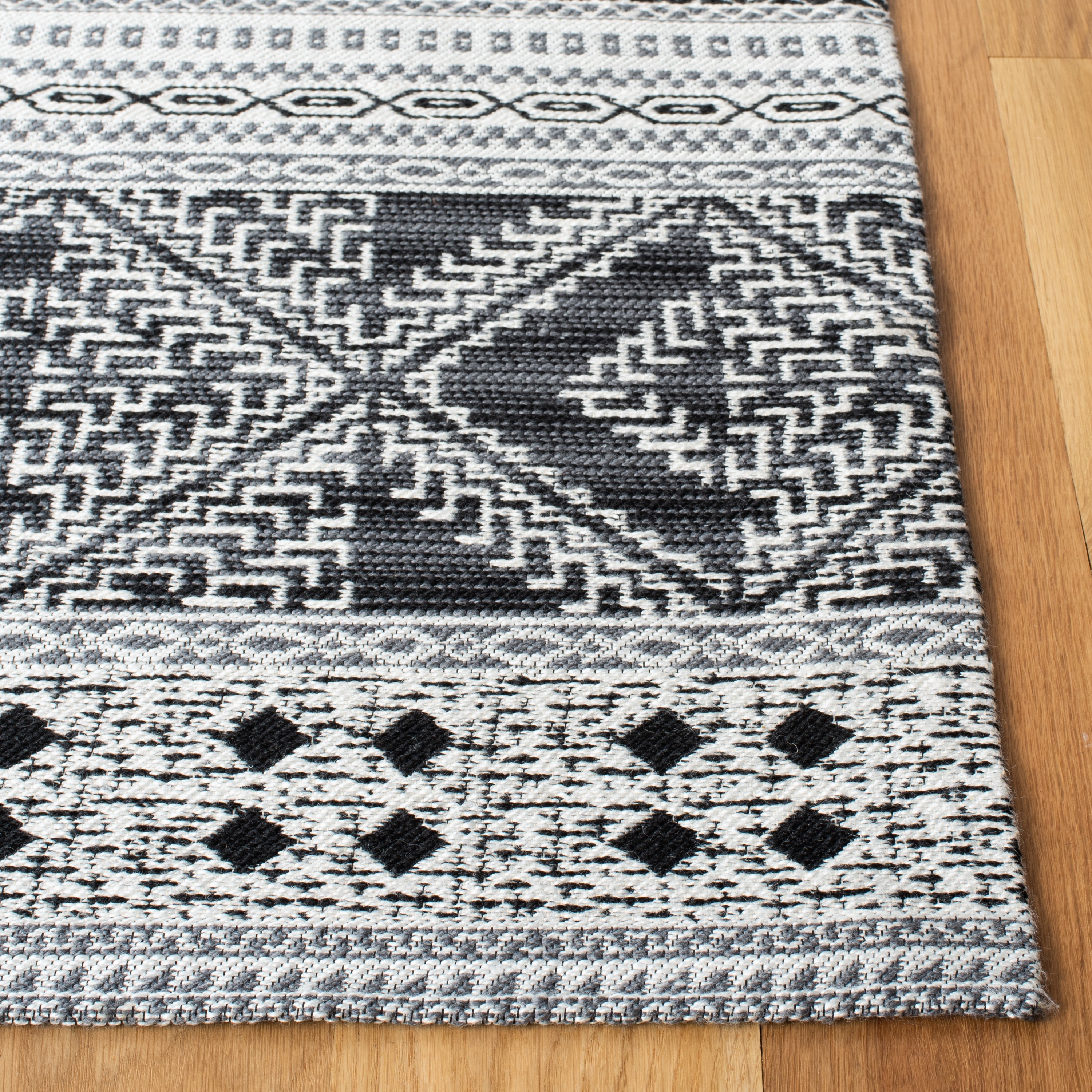Safavieh CLV717Z-4 rugs - View #3