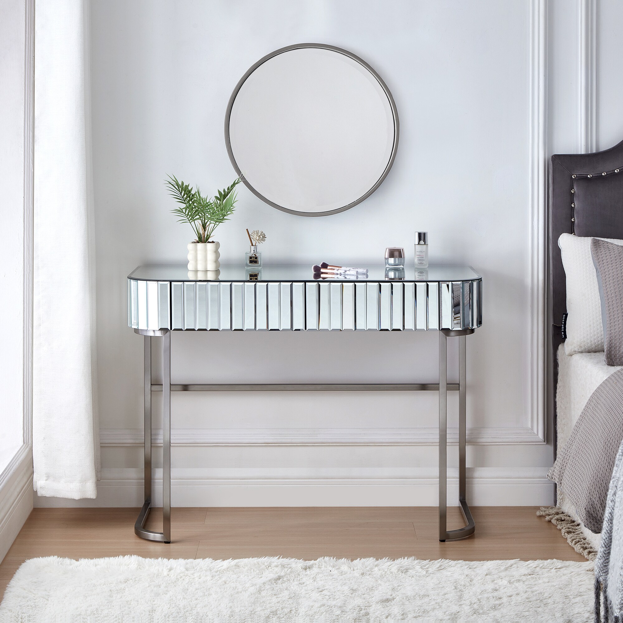 ModernLuxe N704P171796N Bedroom-Vanities - View #13