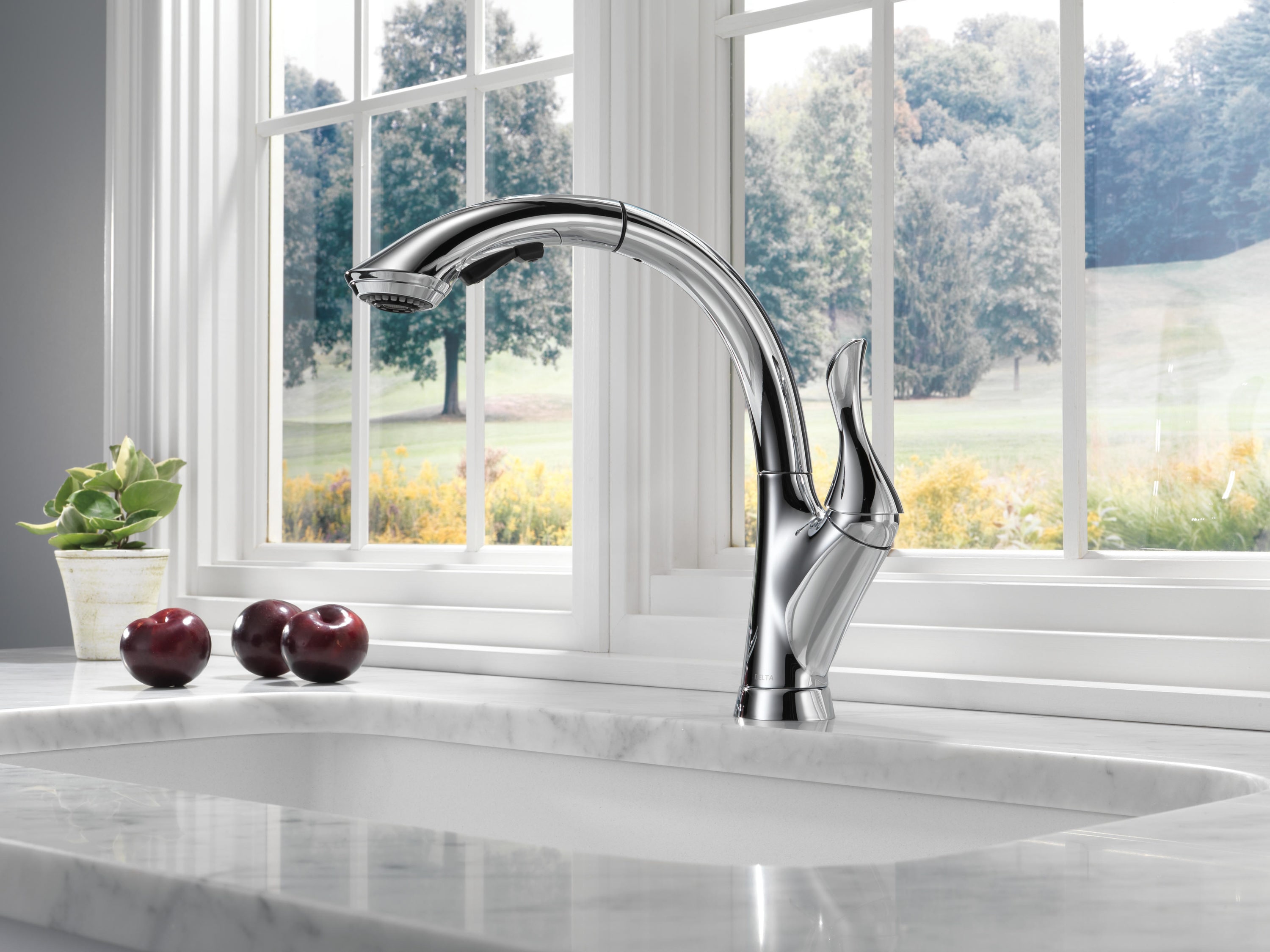 Linden Chrome Pull-Out Spray Single Handle Kitchen Faucet