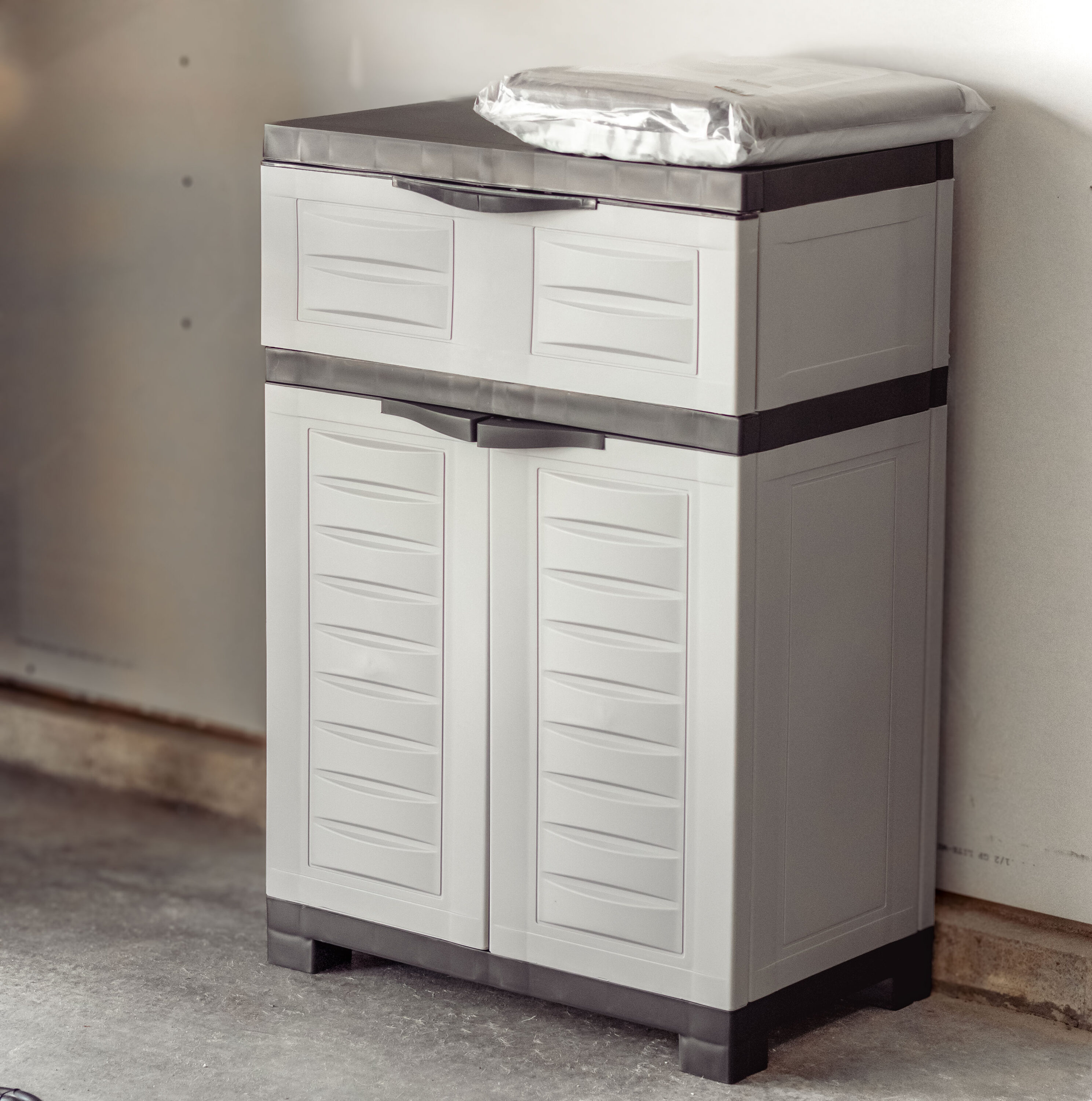 Sunnydaze Decor SUP-318 Utility-Storage-Cabinets - View #4