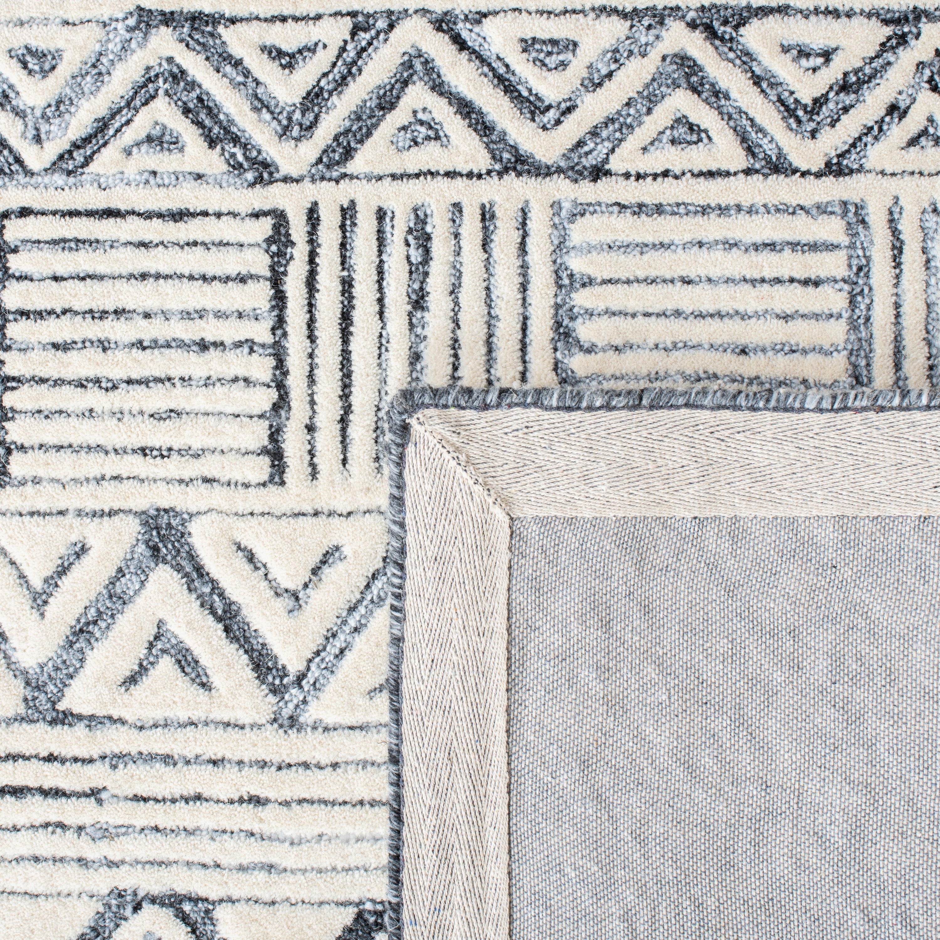 Hand-Tufted Artisanal Wool Blend 8' x 10' Black and Ivory Rug