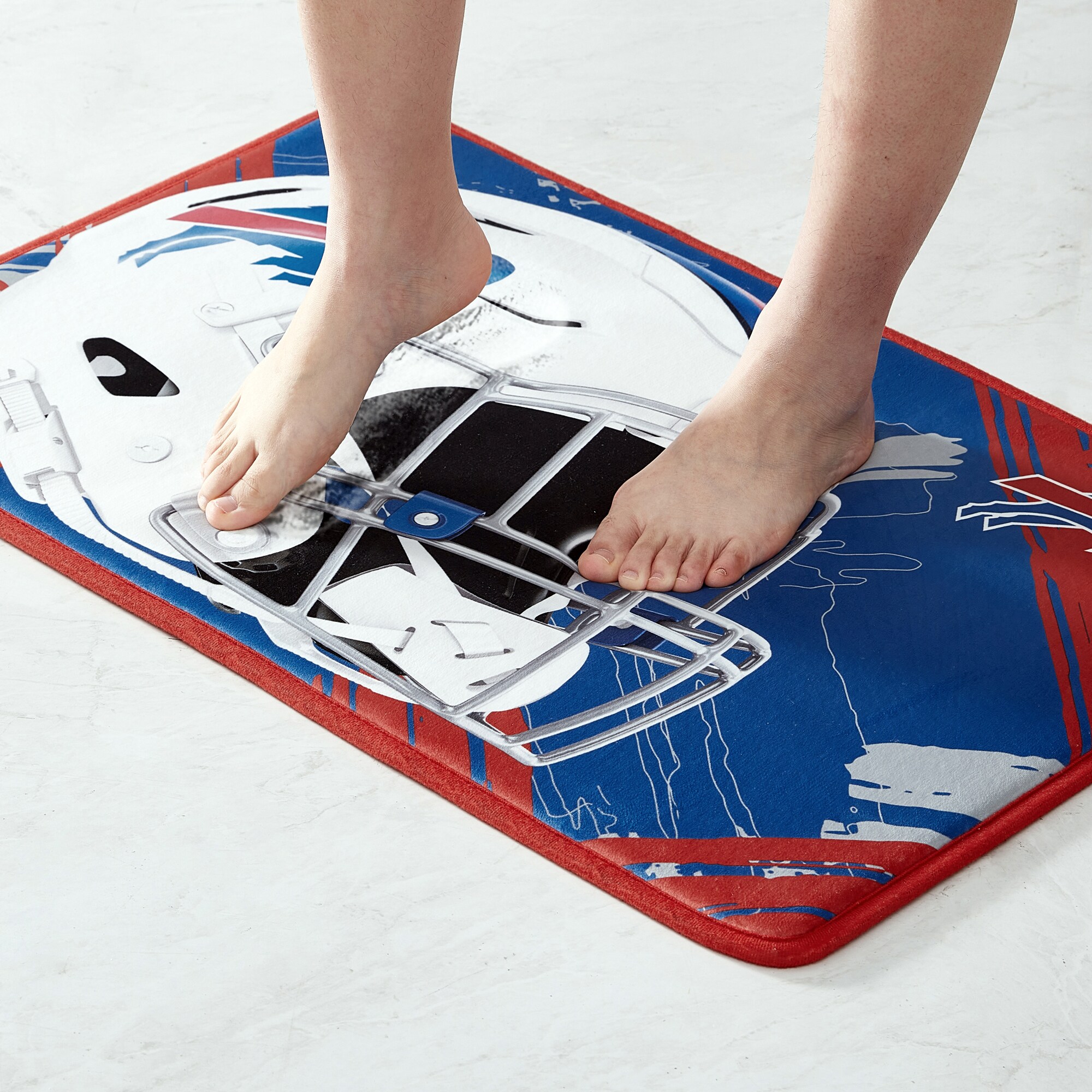 Cathay Sports Buffalo Bills 30-in x 20-in Royal Blue/Red Polyester Memory  Foam Bath Mat in the Bathroom Rugs & Mats department at