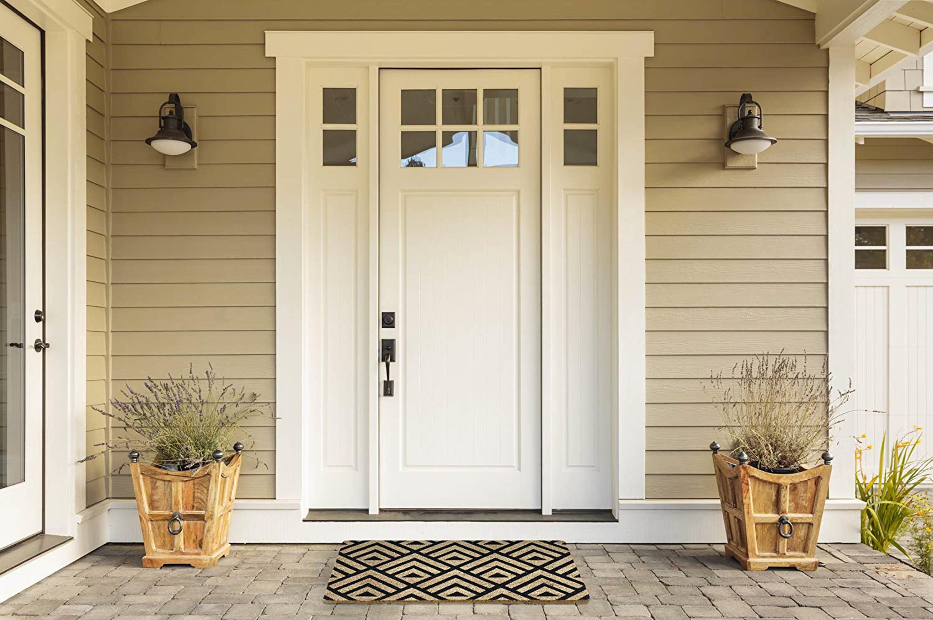 Geometric Black and Beige Coir Outdoor Doormat, 18x30 Inches