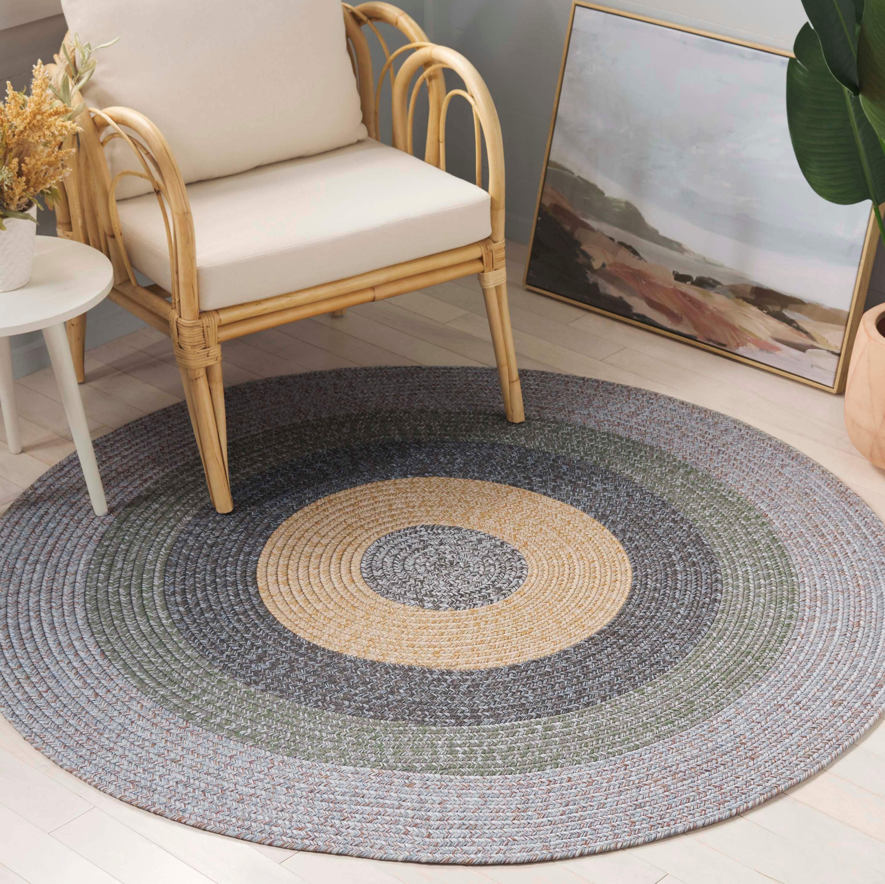 Safavieh BRD318F-5R Braded Rugs 318F Grey/Green 5ft x 5ft Country Floral Rug