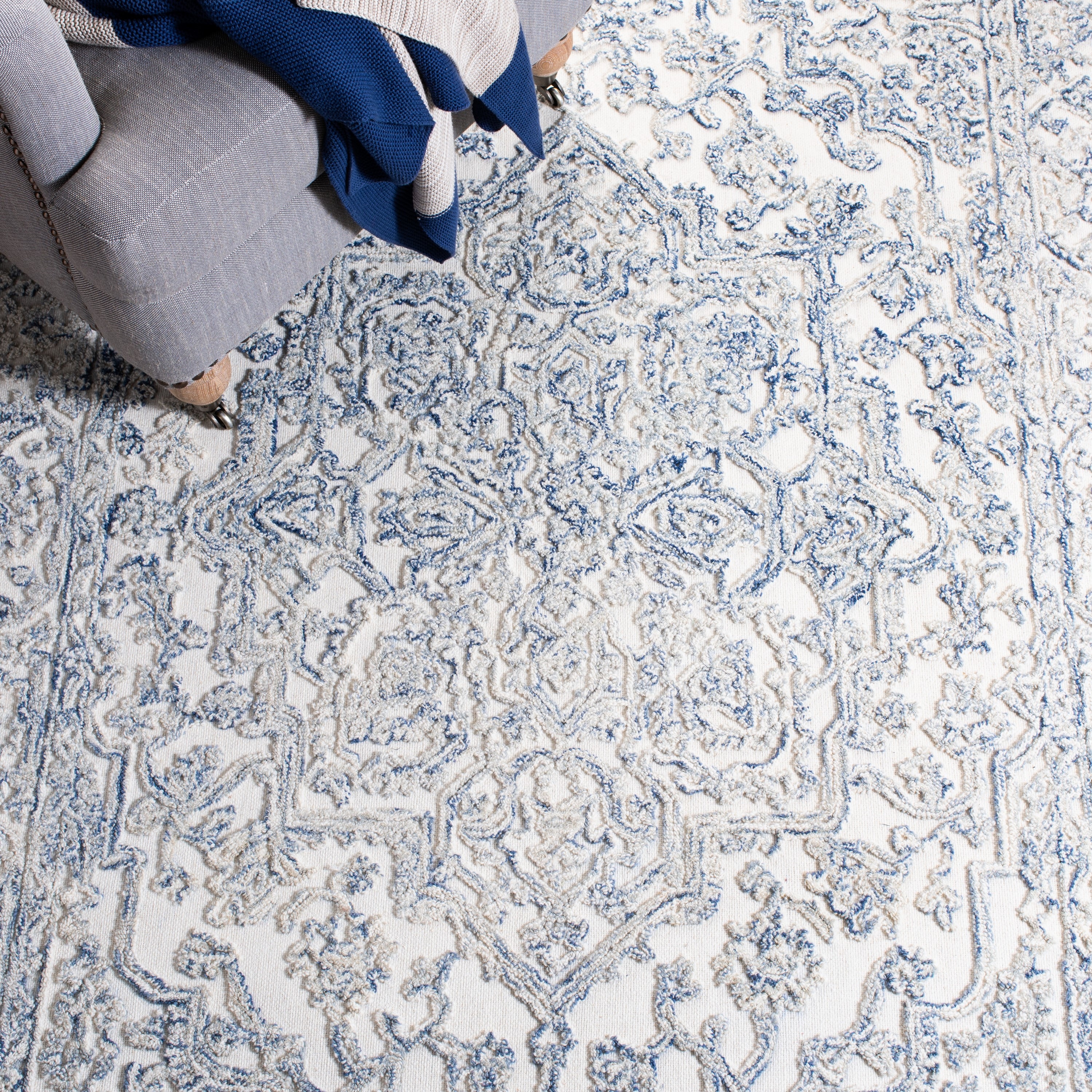 Safavieh TRC302M-5 rugs - View #6