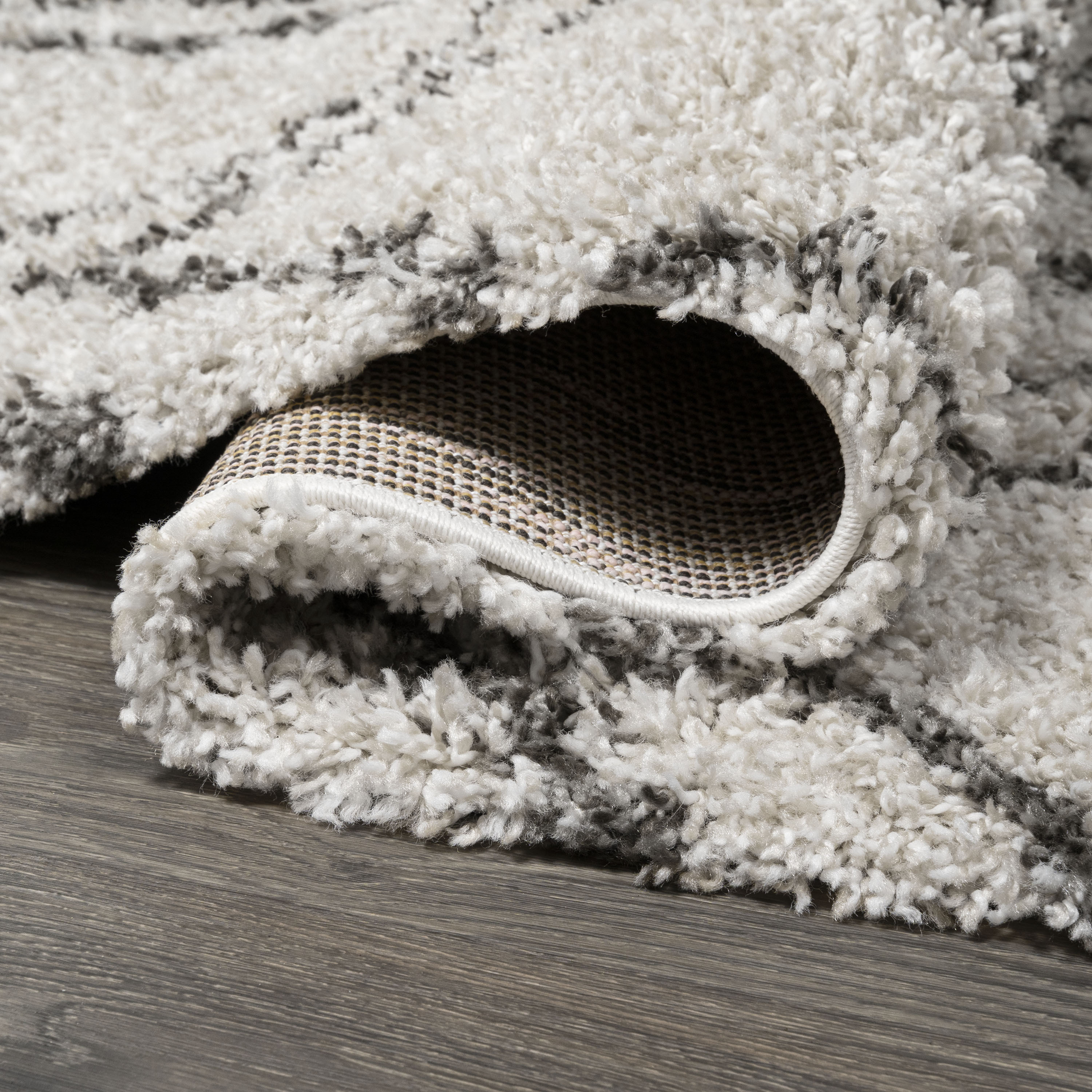 Vintage-Inspired Ivory and Gray Diamond Trellis Shag Runner Rug