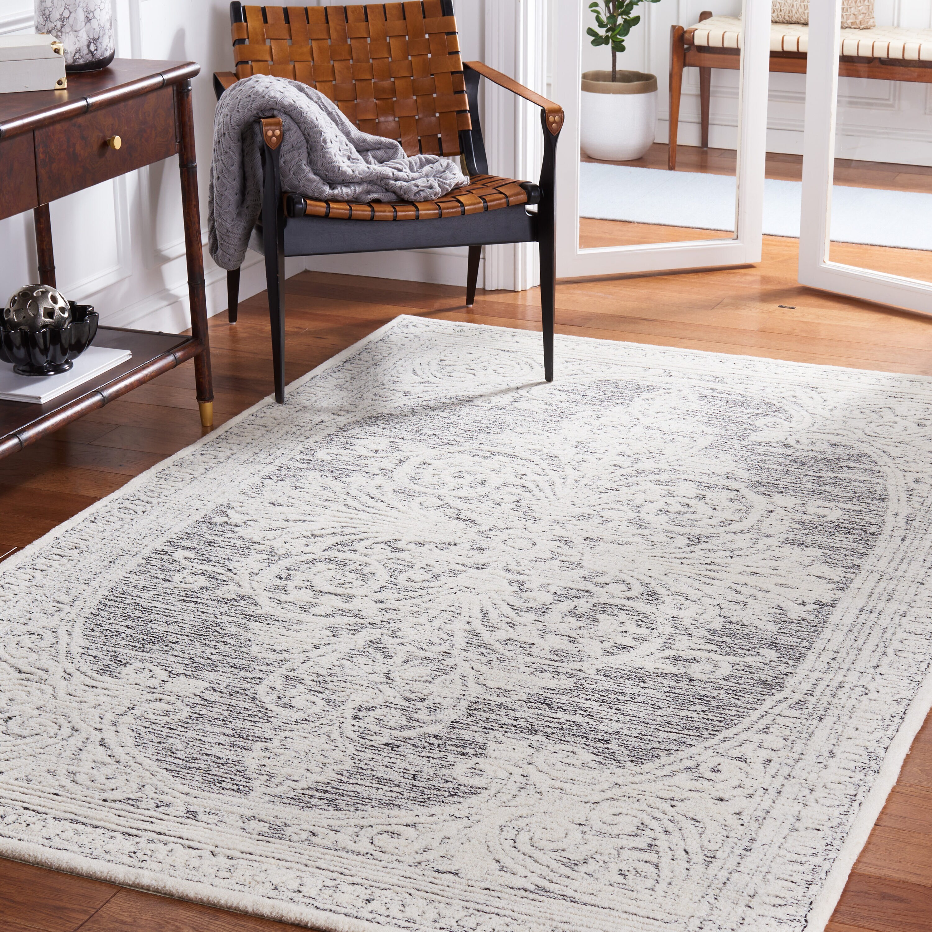 Safavieh Metro 616 Ivory/Black Traditional 4Ft x 6Ft Small Rectangle ...
