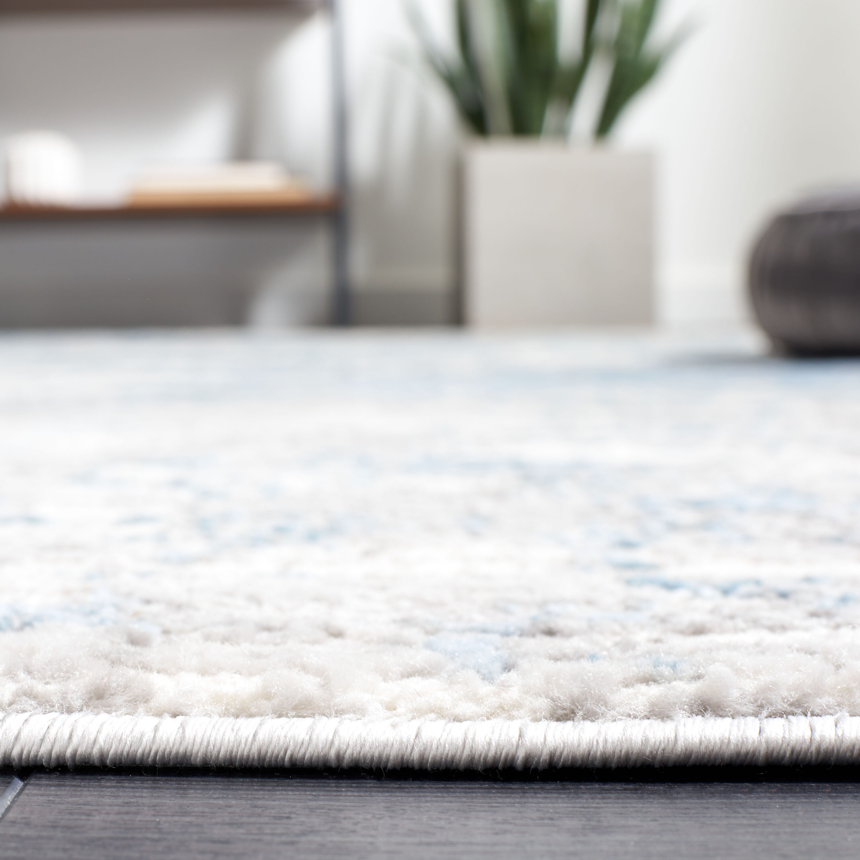 Safavieh LGN570M-7SQ rugs - View #4