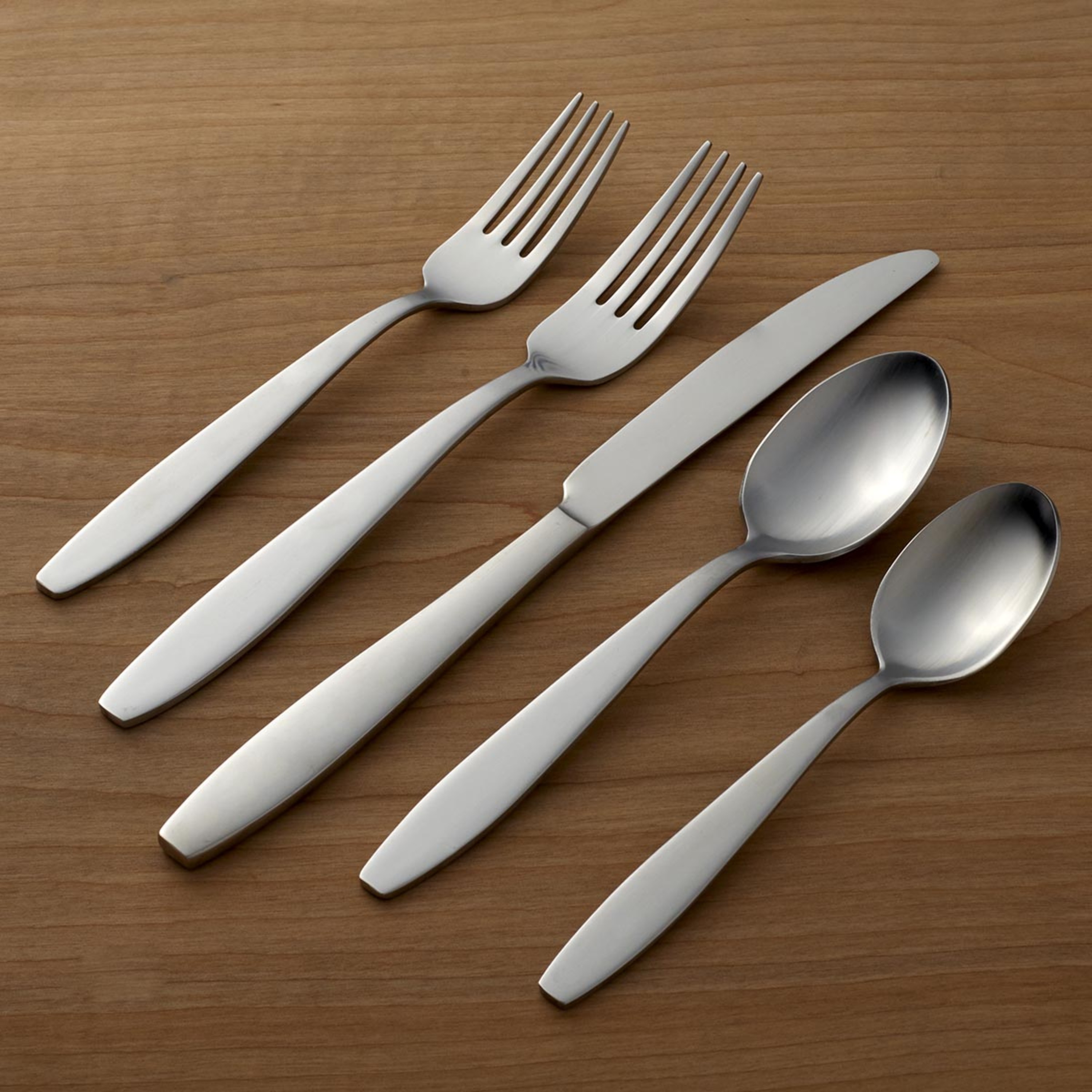 Oneida Oneida Satin Woodward 42 Piece Flatware Set, Service for 8