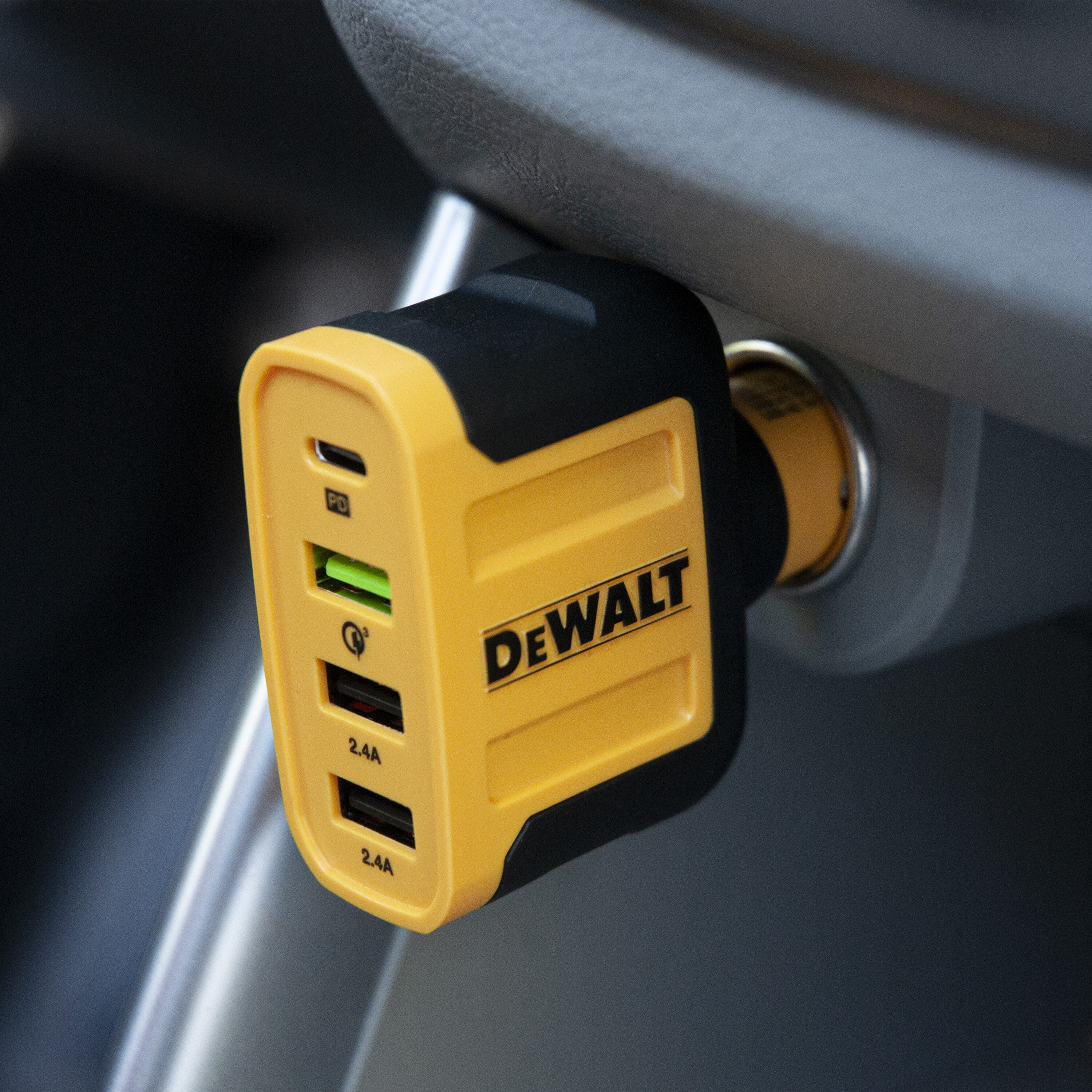 DEWALT Type C; Usb A Car Charger 4 in the Mobile Device Chargers department  at