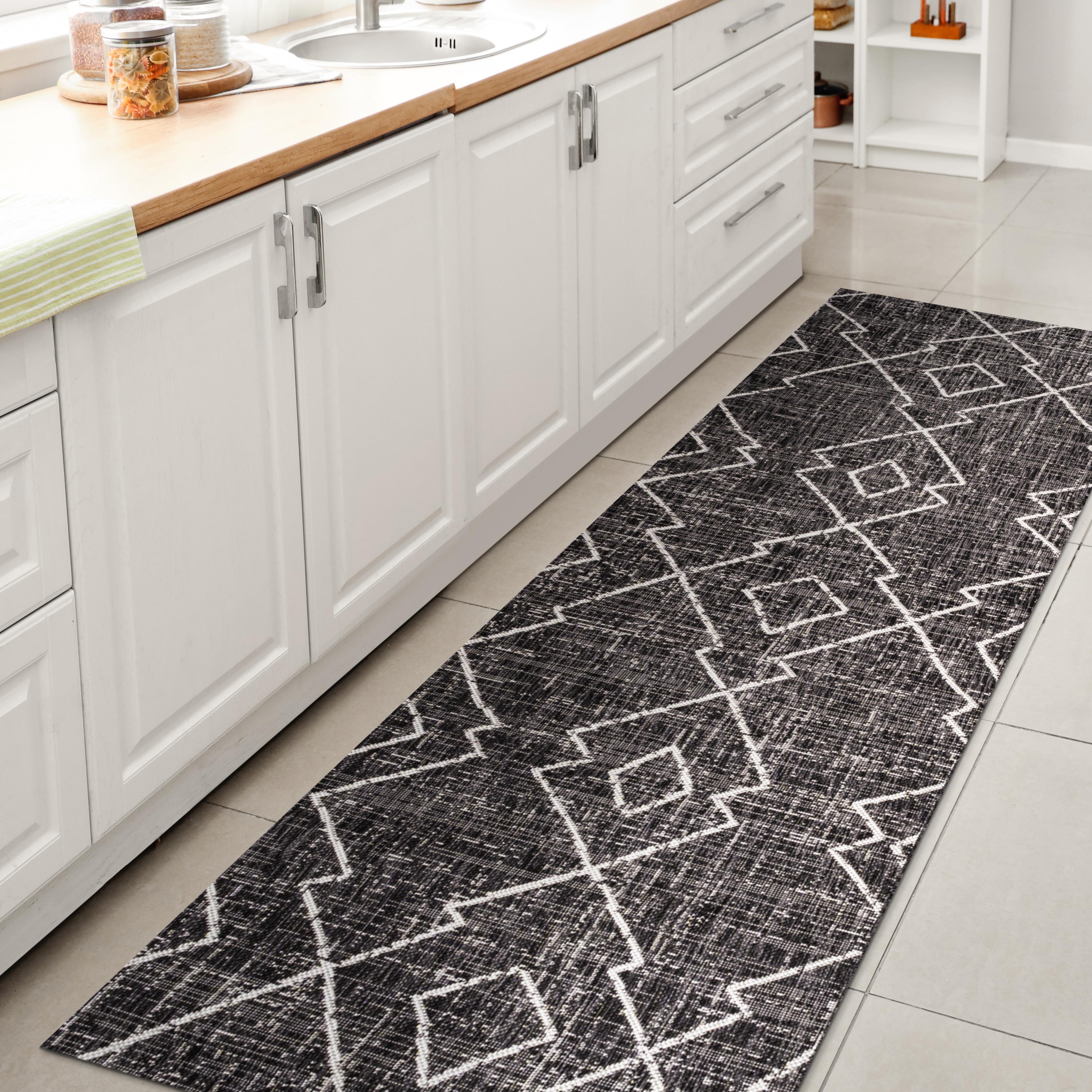 JONATHAN  Y SMB128E-28 Santa Monica Carwa Tribal Diamond 2 x 8 (ft) Loomed Polypropylene Black/Ivory Rectangular Indoor/Outdoor Geometric Bohemian/Eclectic Runner rug