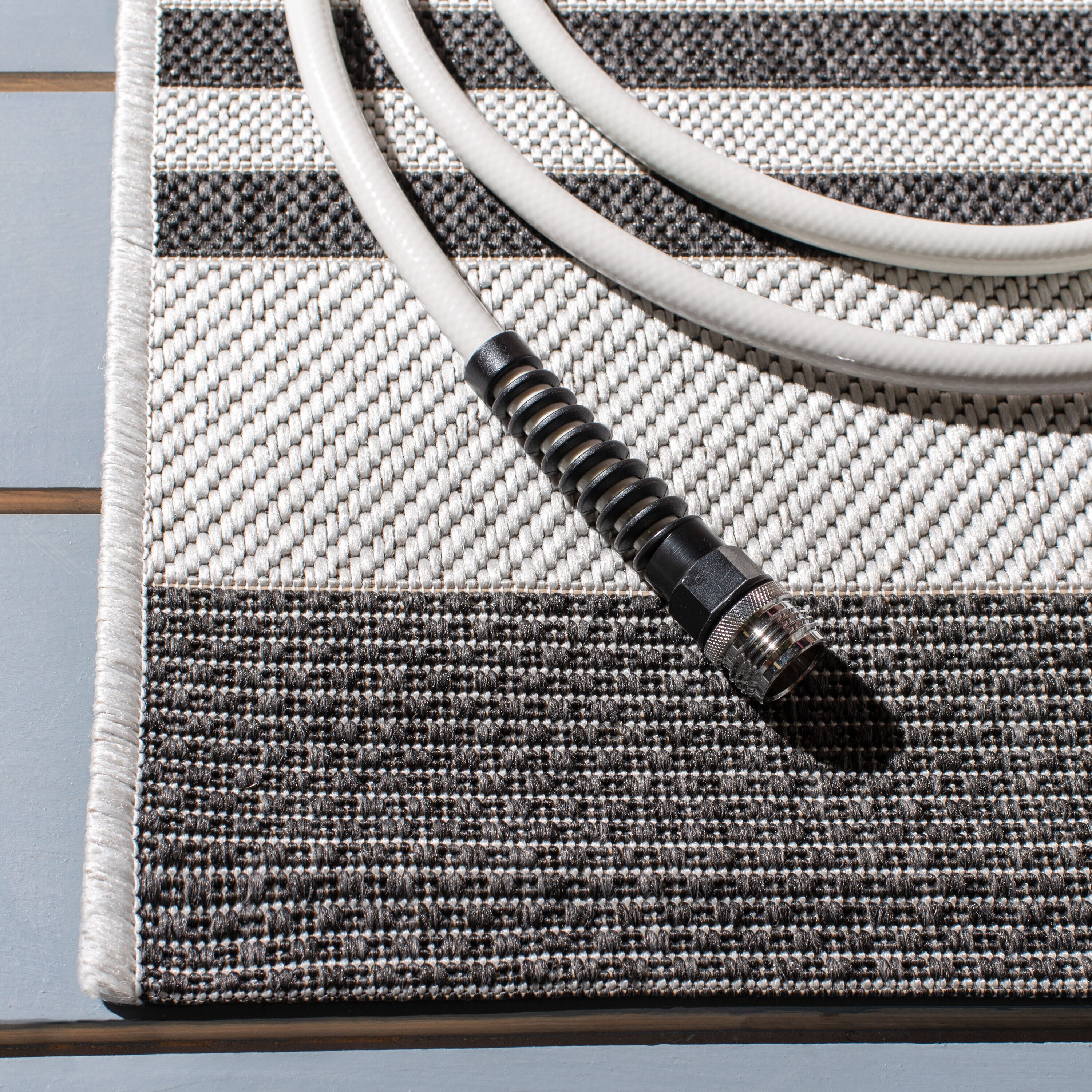 Safavieh BHS222F-4SQ rugs - View #3