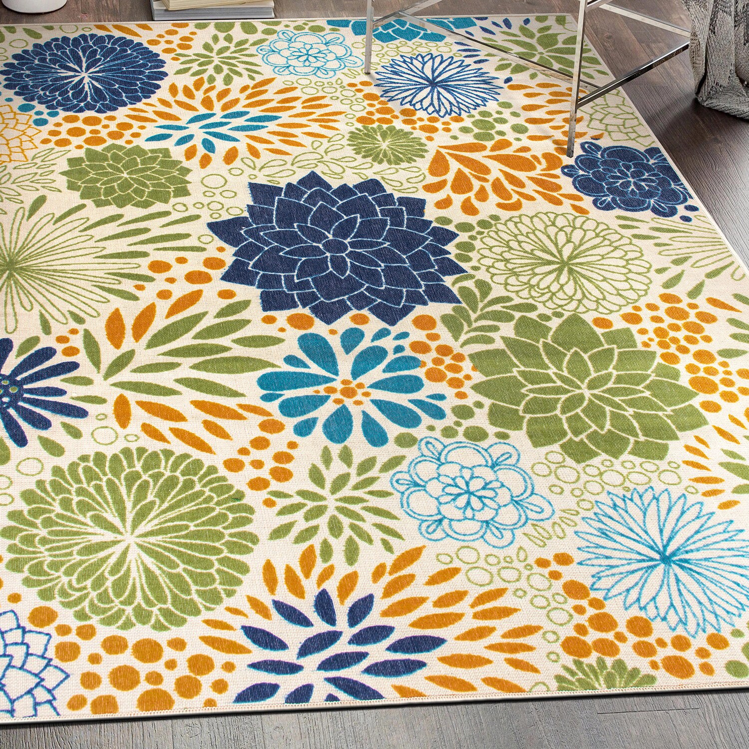 Contemporary Floral Blue 5' x 7' Indoor/Outdoor Area Rug