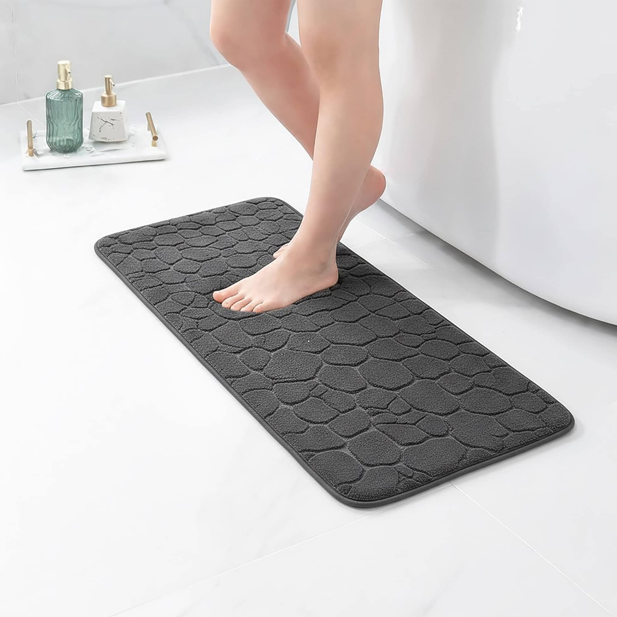 EVIDECO FRENCH HOME GOODS 18 x 48-in Memory Foam Runner Bath Mat Dark Gray Pebble Design