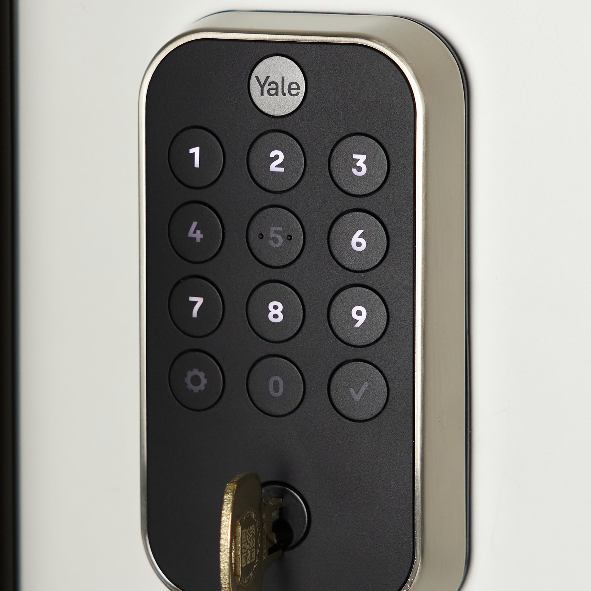 Yale Assure Lock Satin Nickel Wifi Bluetooth Single Cylinder Electronic  Deadbolt Lighted Keypad Smart Lock in the Electronic Door Locks department  at