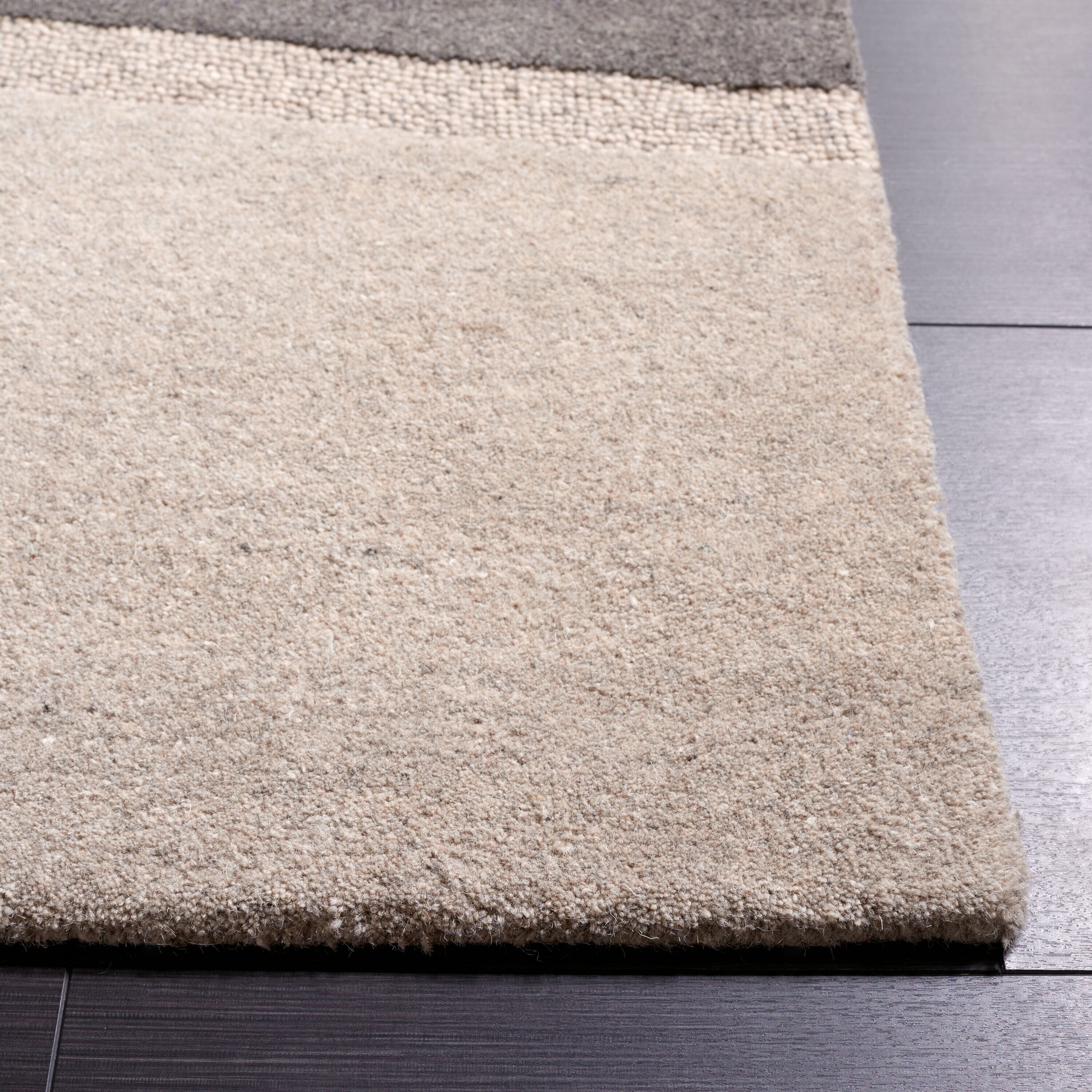 Safavieh FTV704F-4 rugs - View #3