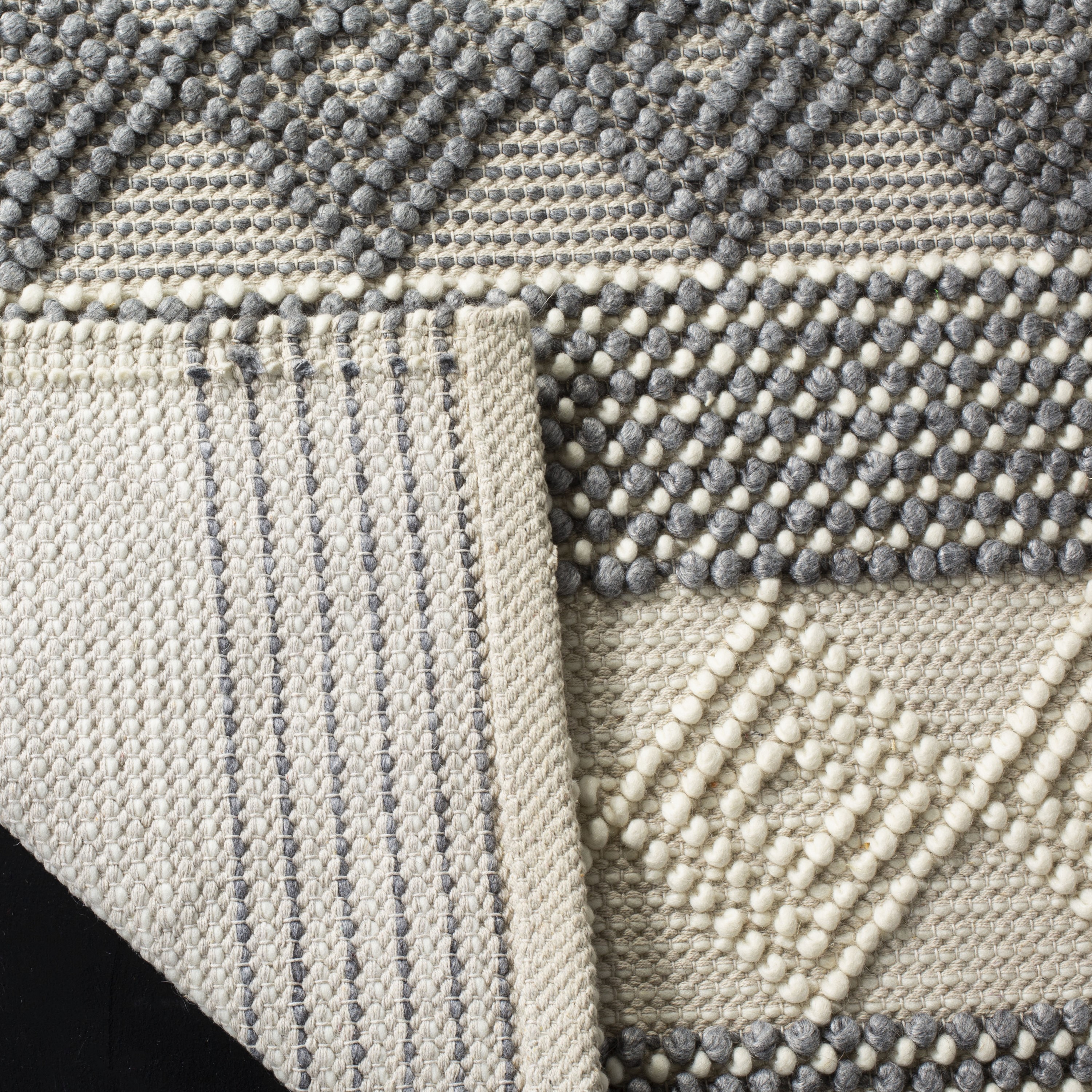 Handmade Gray and Ivory Wool Flat Woven Accent Rug