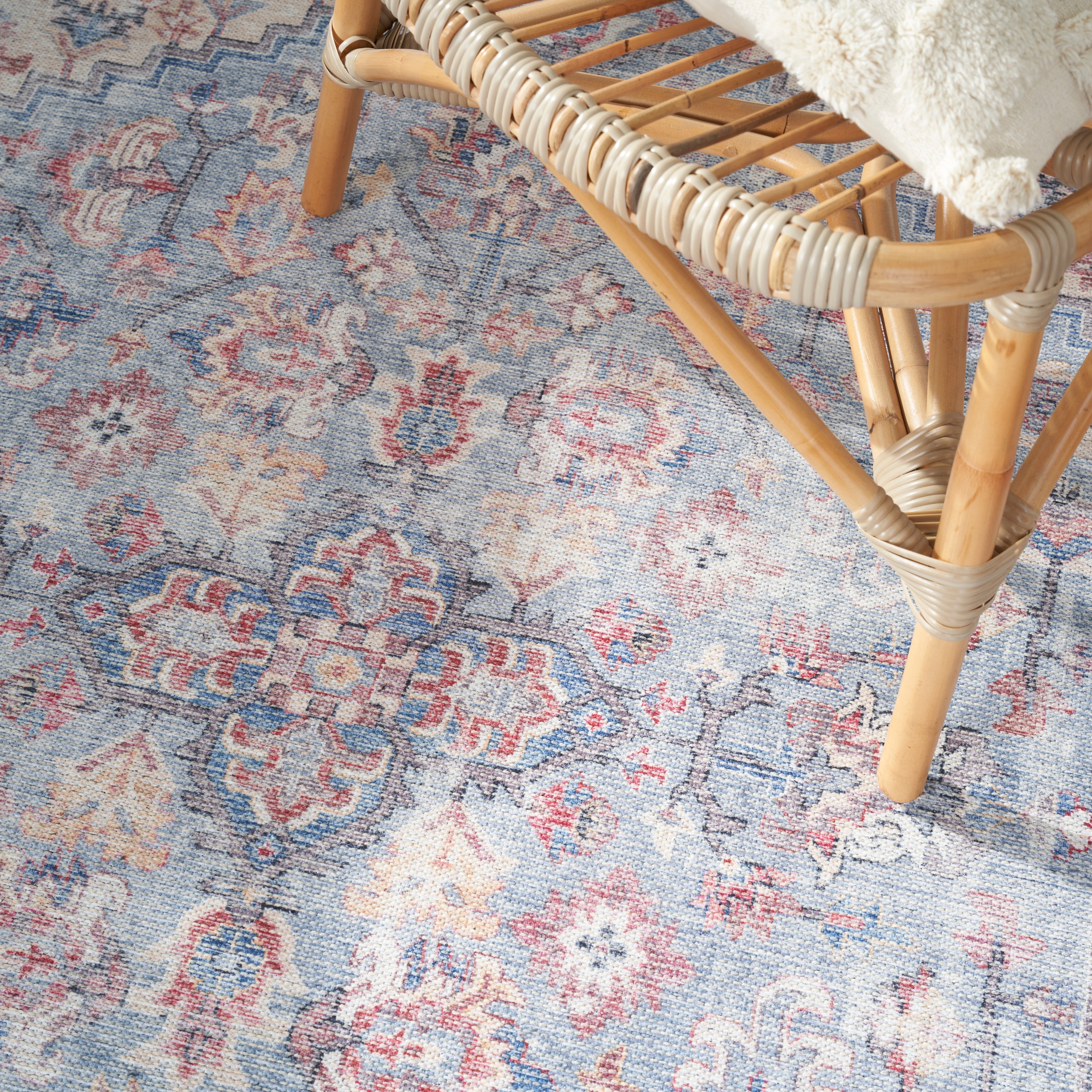 Vintage-Style Blue Floral Medallion Cotton Chenille Area Rug, 5'3" x 7'3"