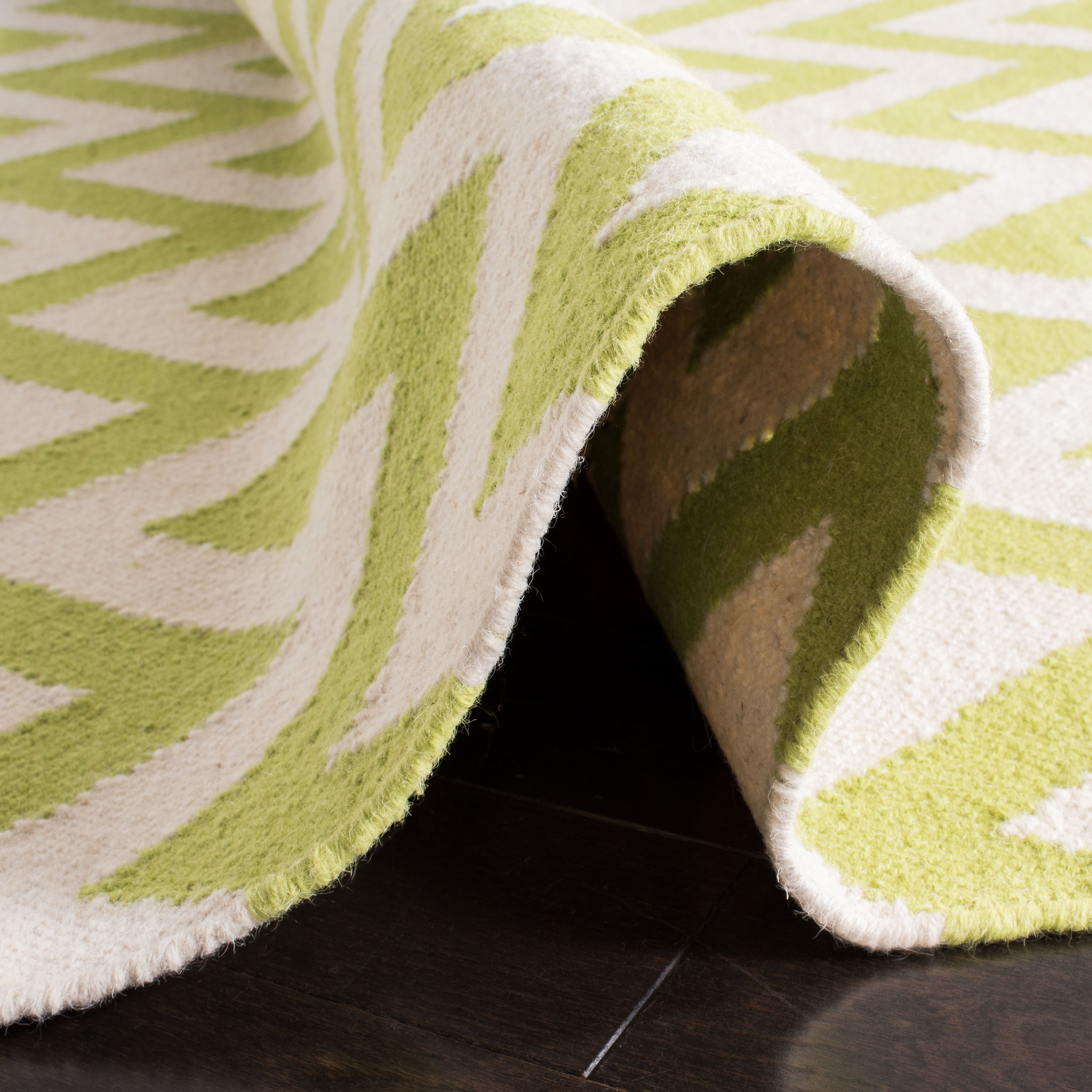 Safavieh DHU557A-28 rugs - View #6
