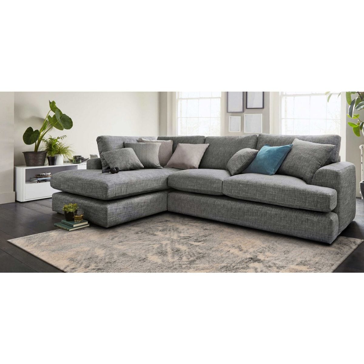 HomeRoots 352491 Bernadette 5 X 8 (ft) Gray and Ivory Indoor Distressed/Overdyed Area Rug