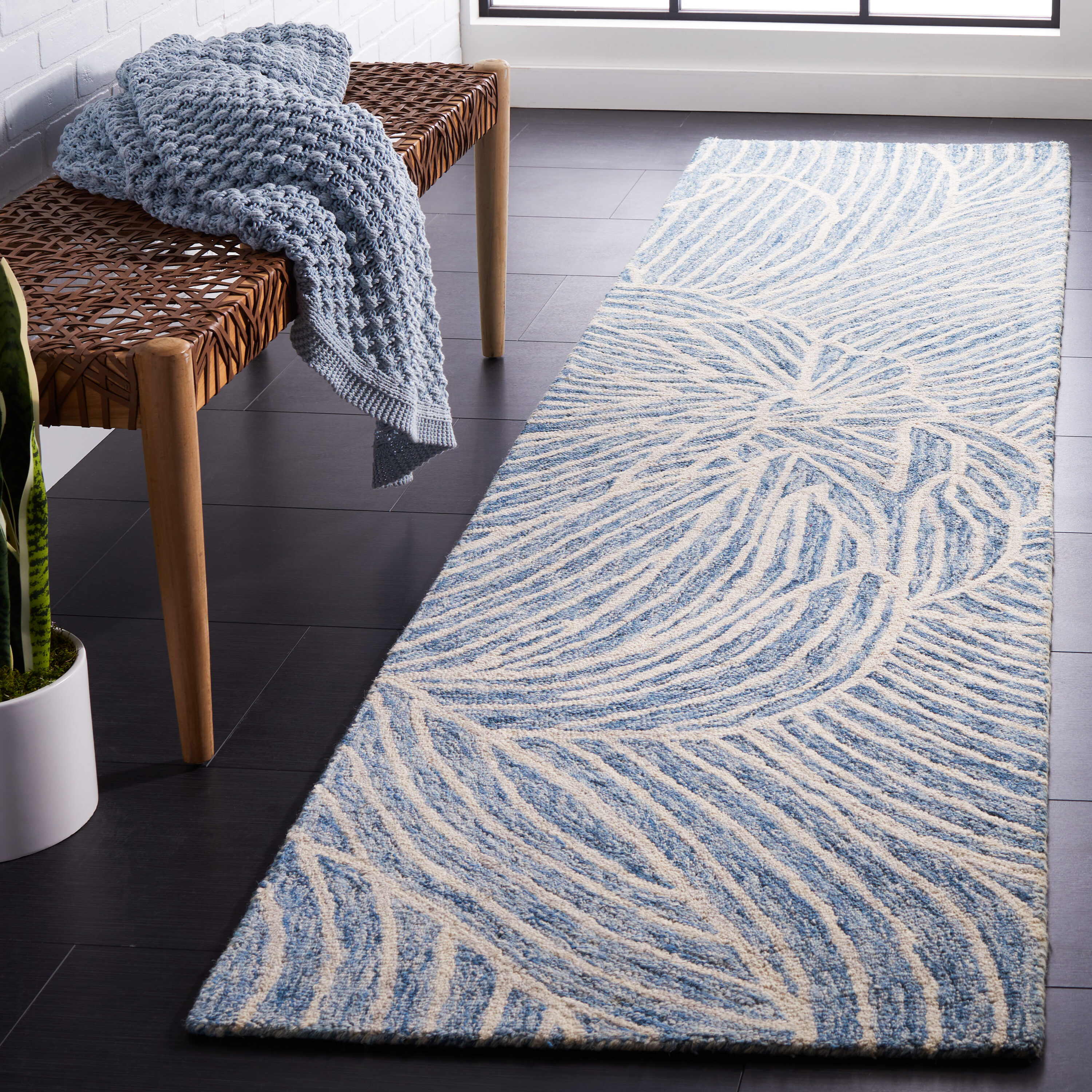  Metro 451 Blue/Ivory Contemporary 2Ft-3In x 9Ft Runner Rug
