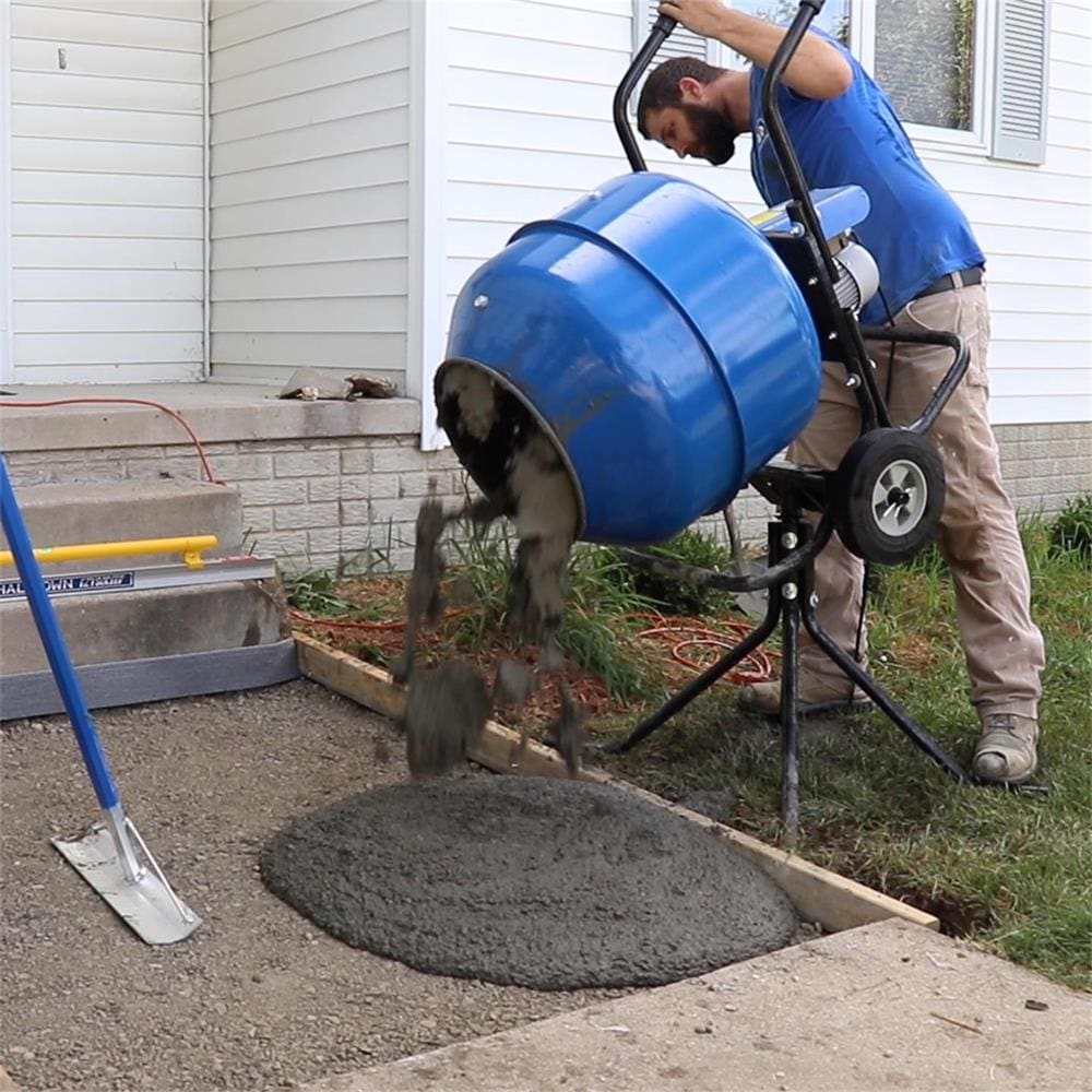 How to Mix Concrete in a Bucket, Wheelbarrow or Mixer - Concrete Network