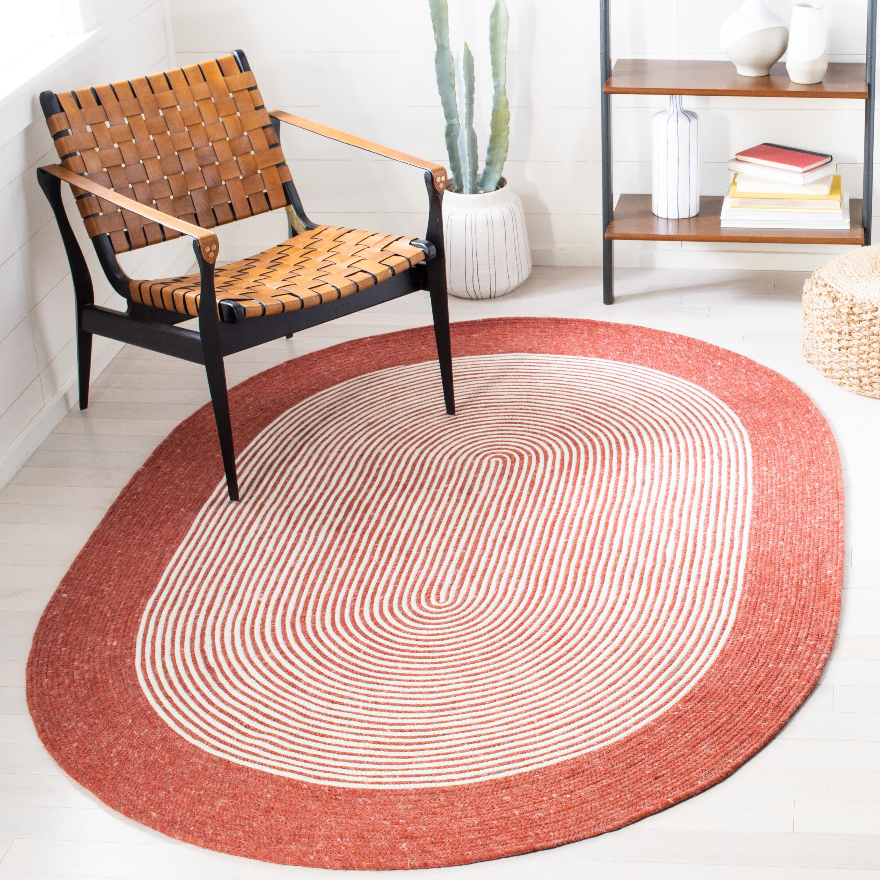  Braided 904 Red/Ivory Contemporary 5ft x 7ft Oval Rug