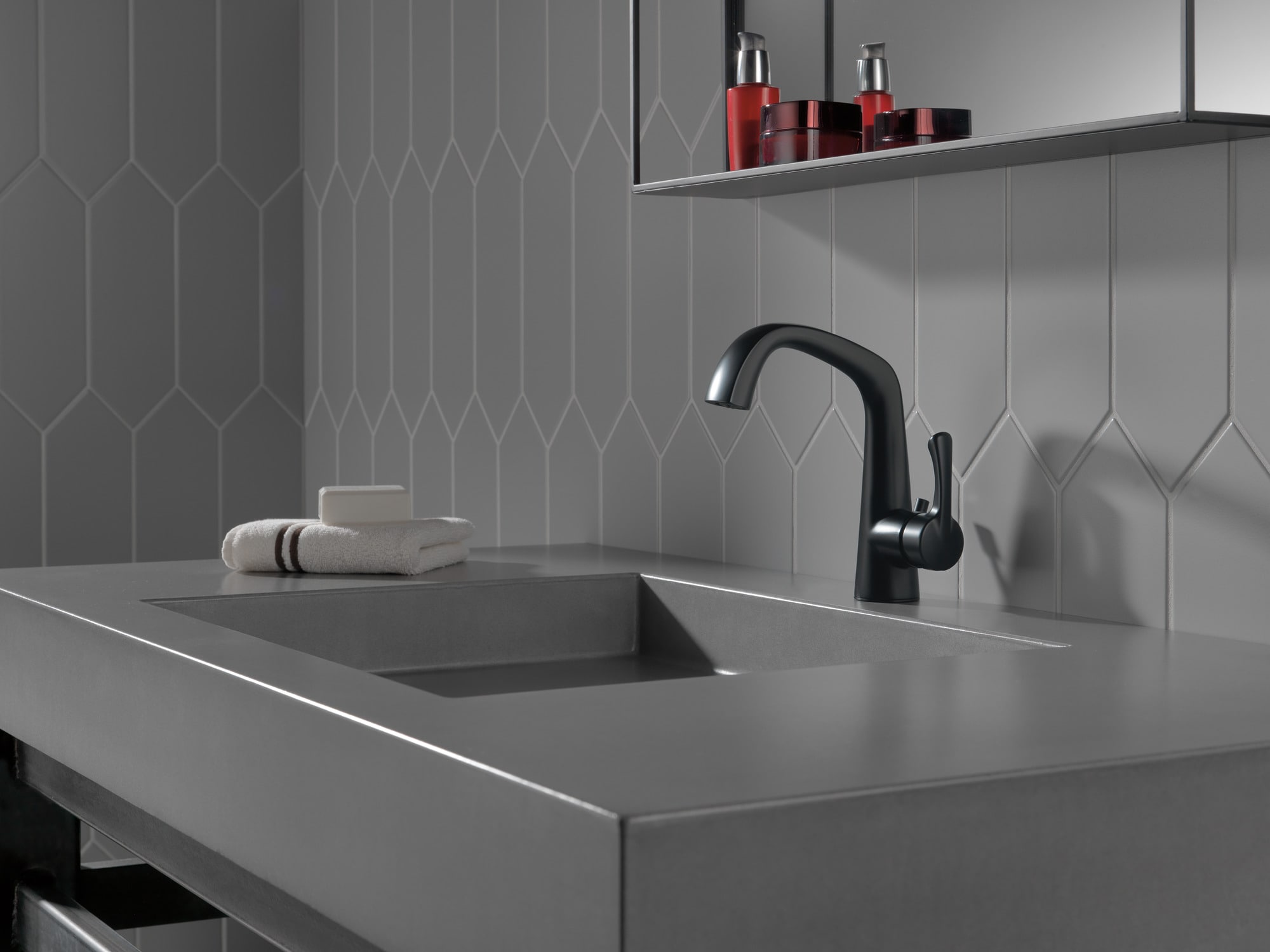 Delta 15890LF-BL Lavatory-Faucets - View #6