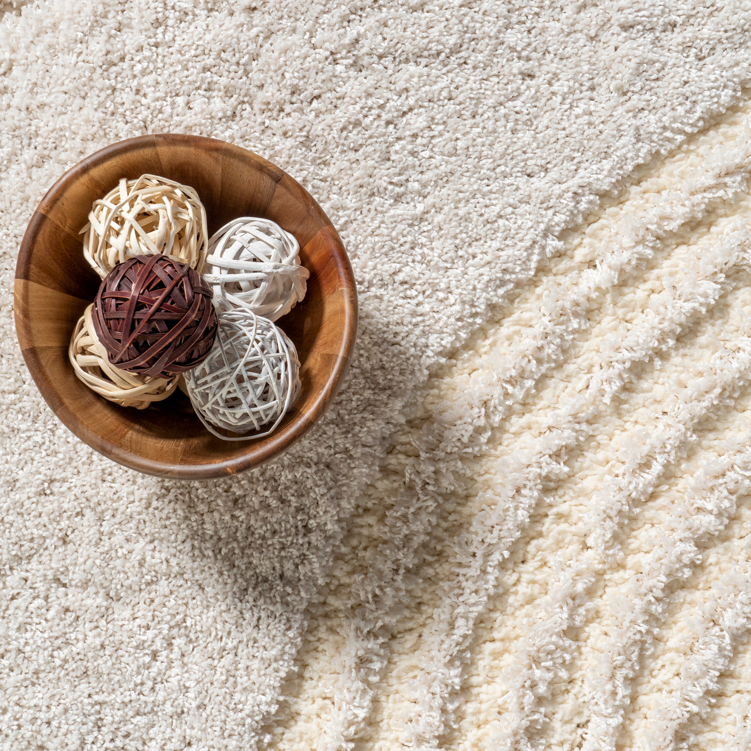 Gloria Beige Abstract Shag 4x6 Synthetic Area Rug