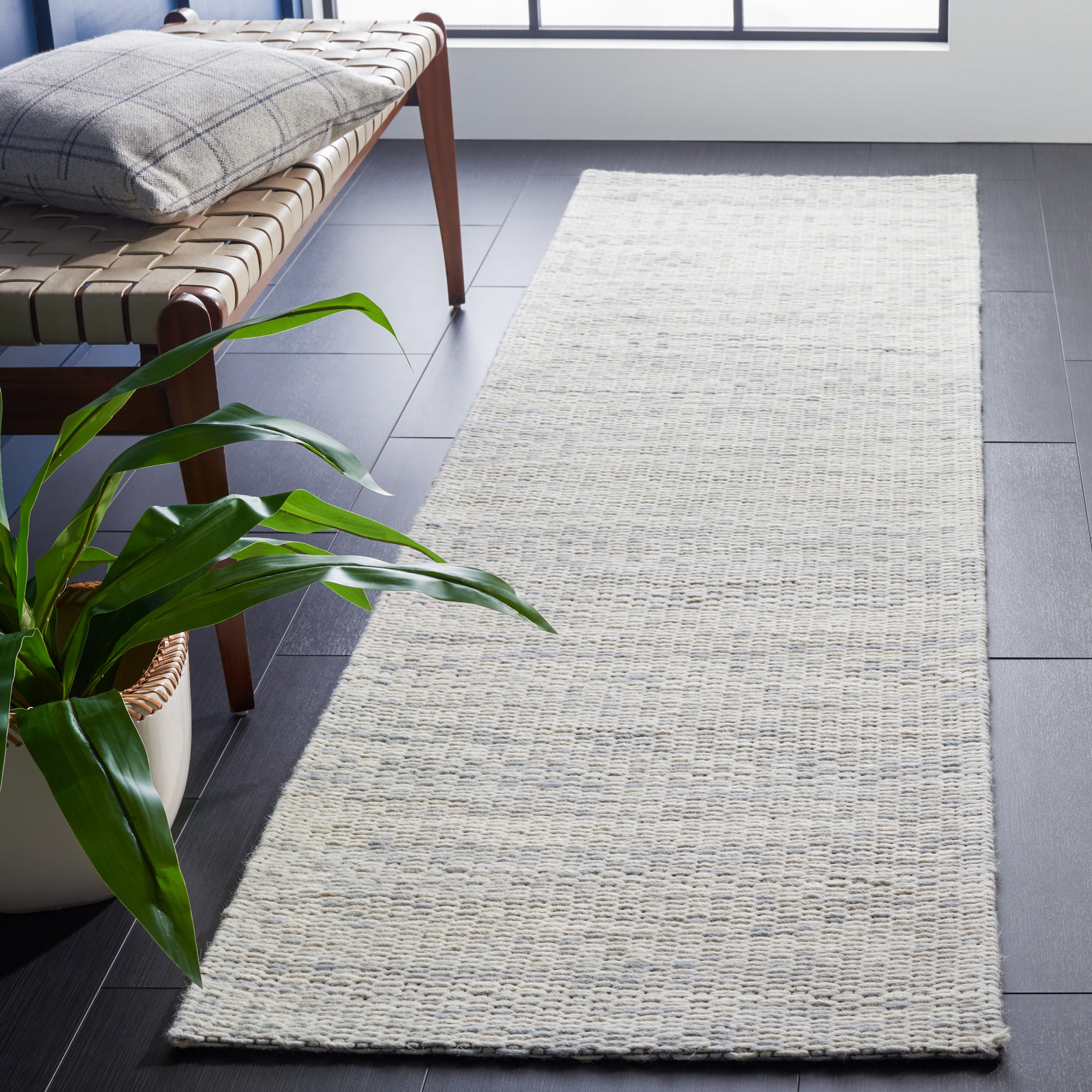 Safavieh MRB311G-28 Marbella Suzeta 2 x 8 (ft) Wool Light Gray Rectangular Indoor Abstract Farmhouse/Cottage Runner rug