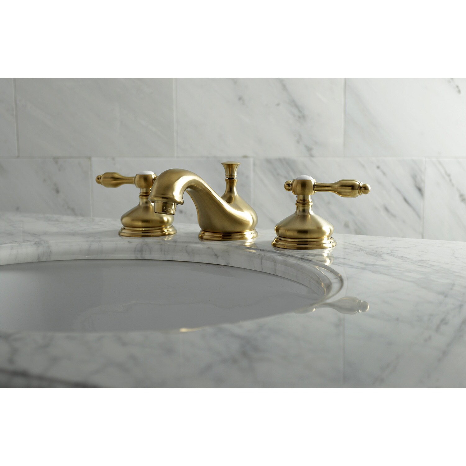 Kingston Brass Tudor Brushed Brass Widespread 2 Handle Bathroom Sink Faucet With Drain In The 7757