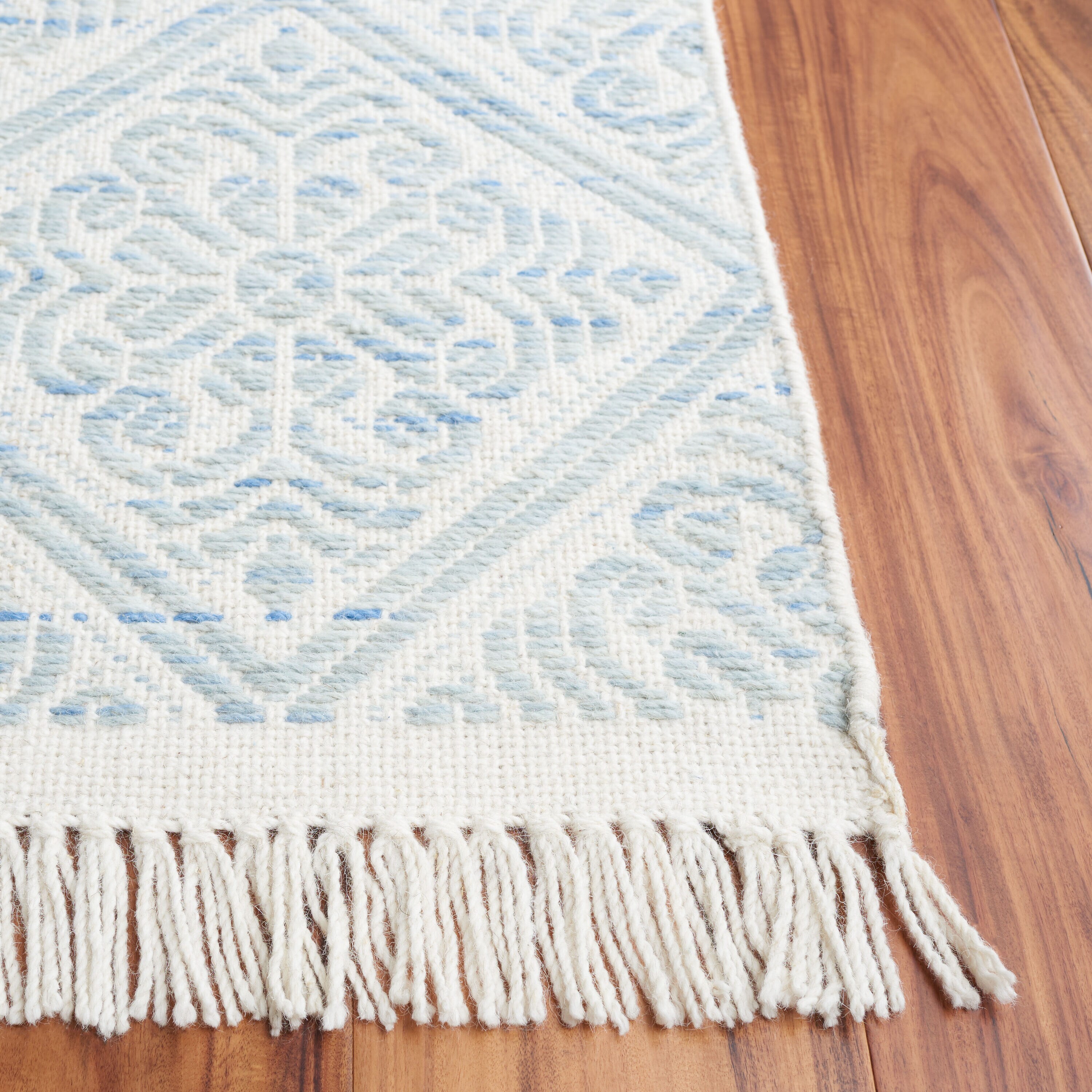 Safavieh KLM766M-28 rugs - View #3