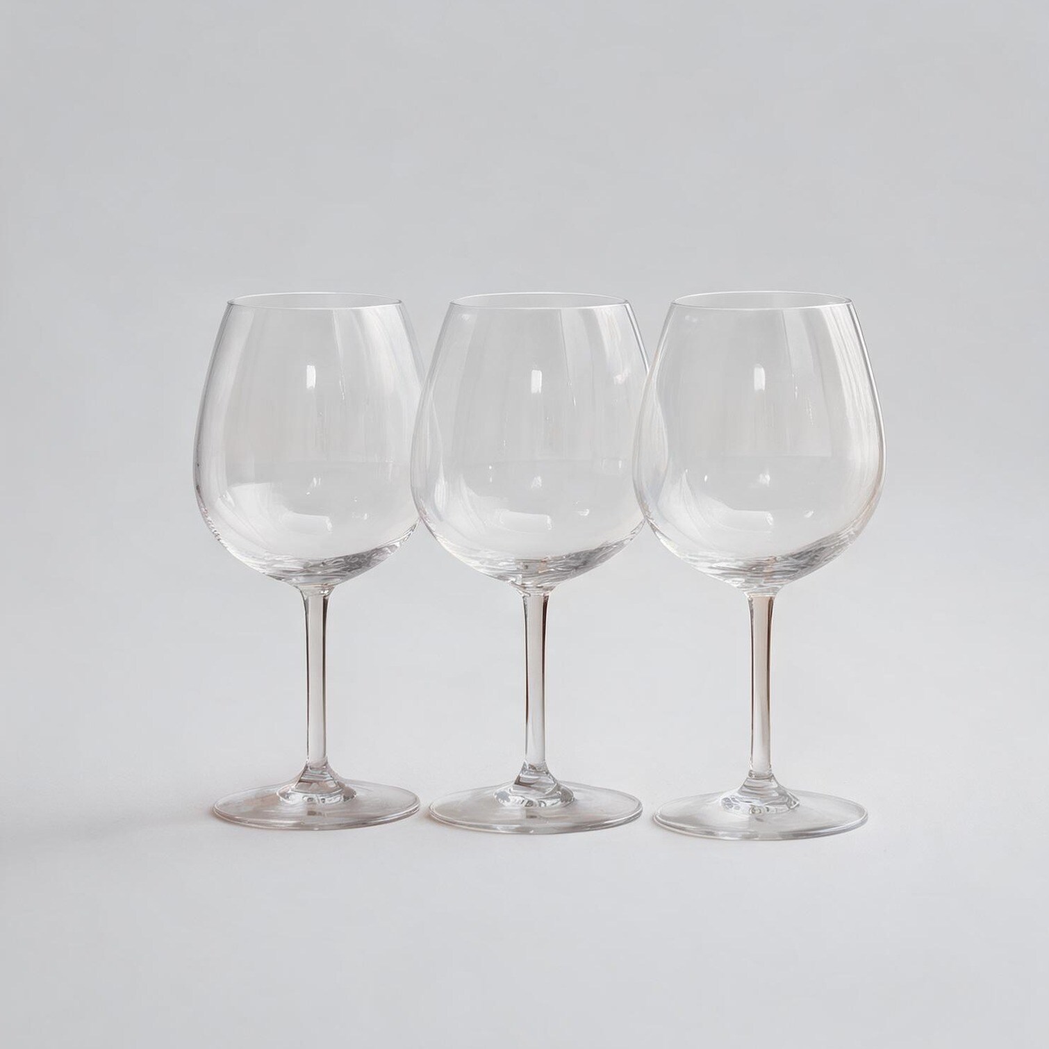 Watnature Crystal clear plastic stemmed wine glass set of 4 in 23oz capacity practical for outdoor entertaining