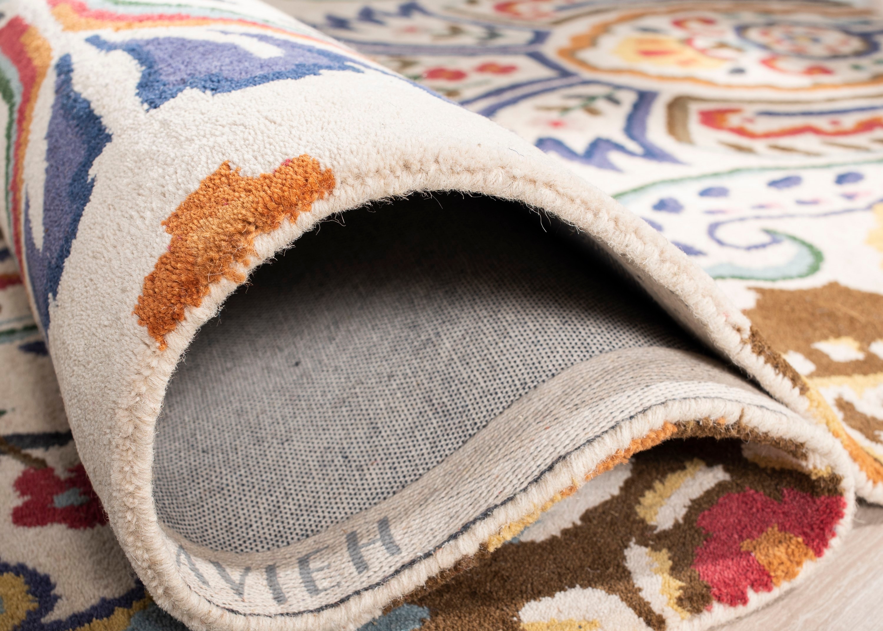Ivory Multicolor Hand-Tufted Wool 4' x 6' Area Rug