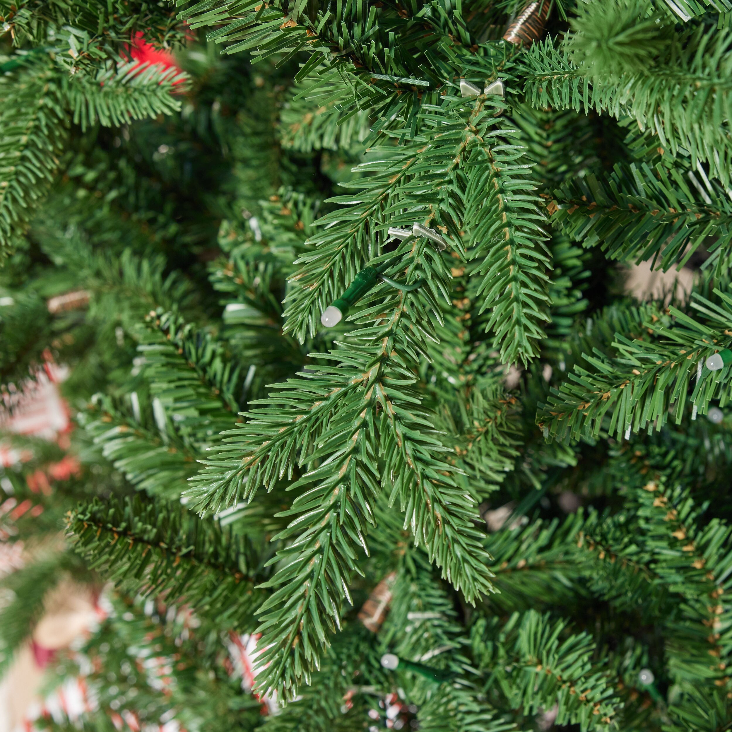 Evergreen Classics 7.5ft Monroe Spruce Prelit Artificial Christmas