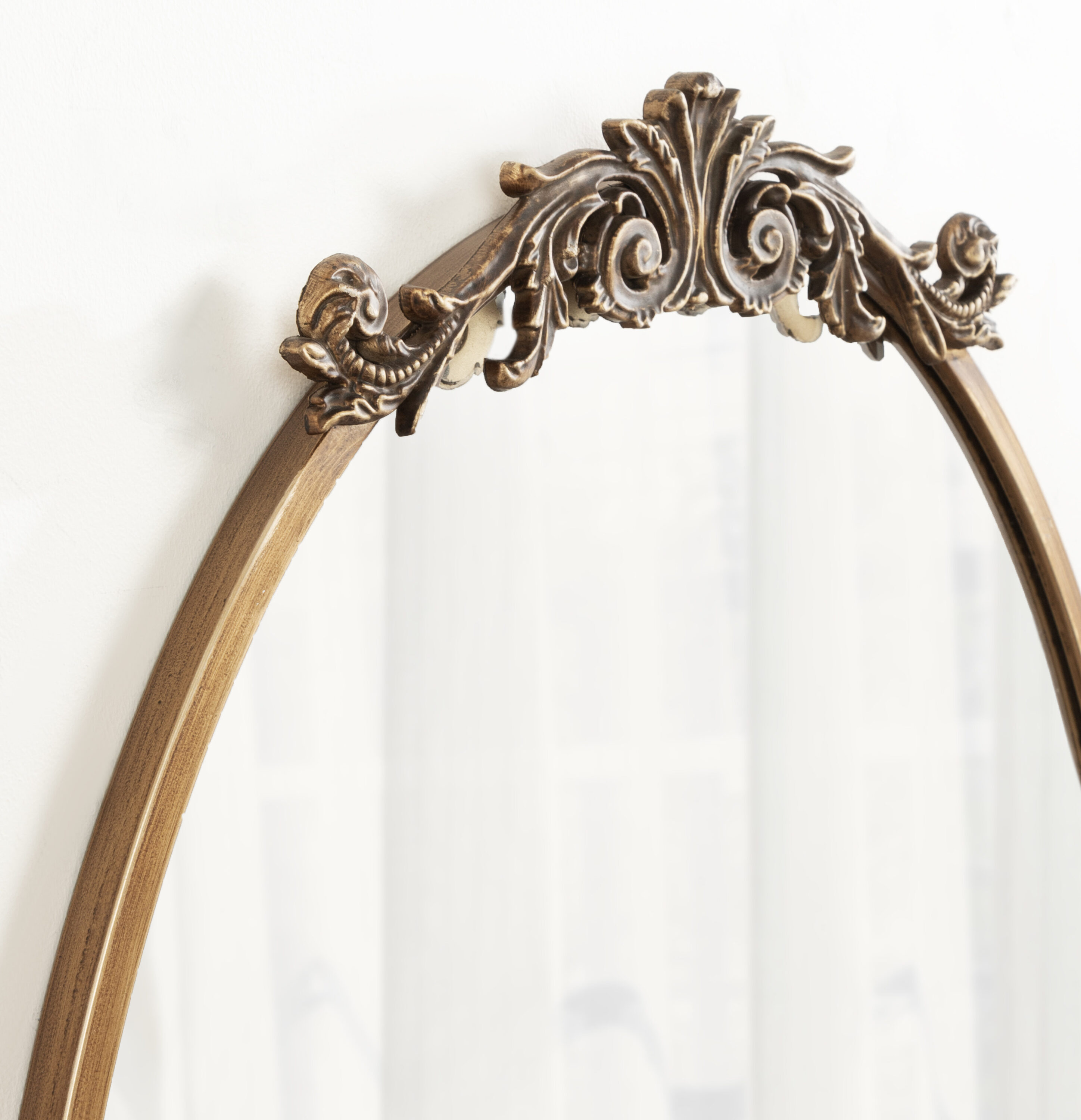 Antique Gold Oval Baroque Vanity Wall Mirror with Ornate Crown