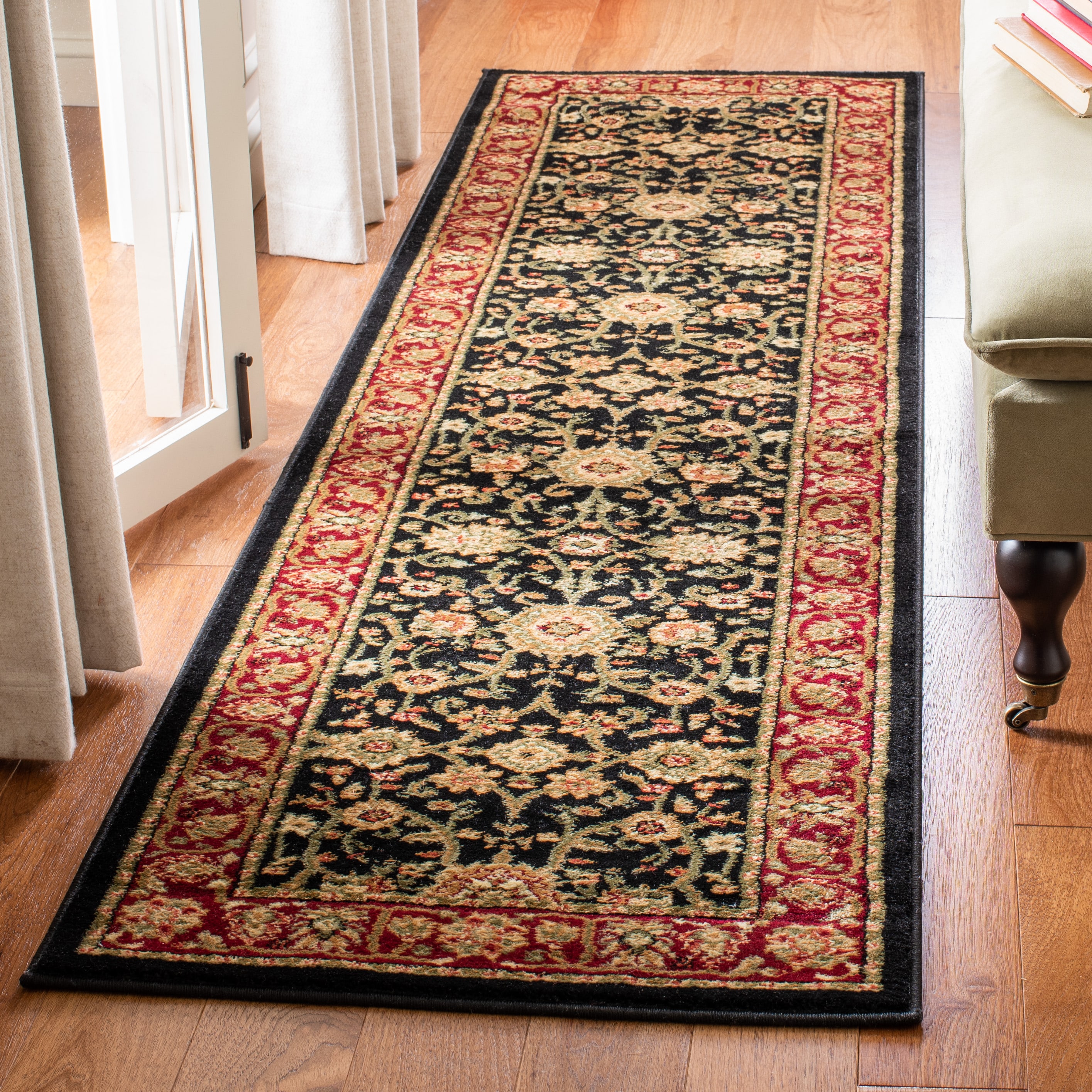 Safavieh LNH212G-28 Lyndhurst Sarouk 2 x 8 (ft) Loomed Polypropylene Black/Red Rectangular Indoor Floral/Botanical Oriental Runner rug