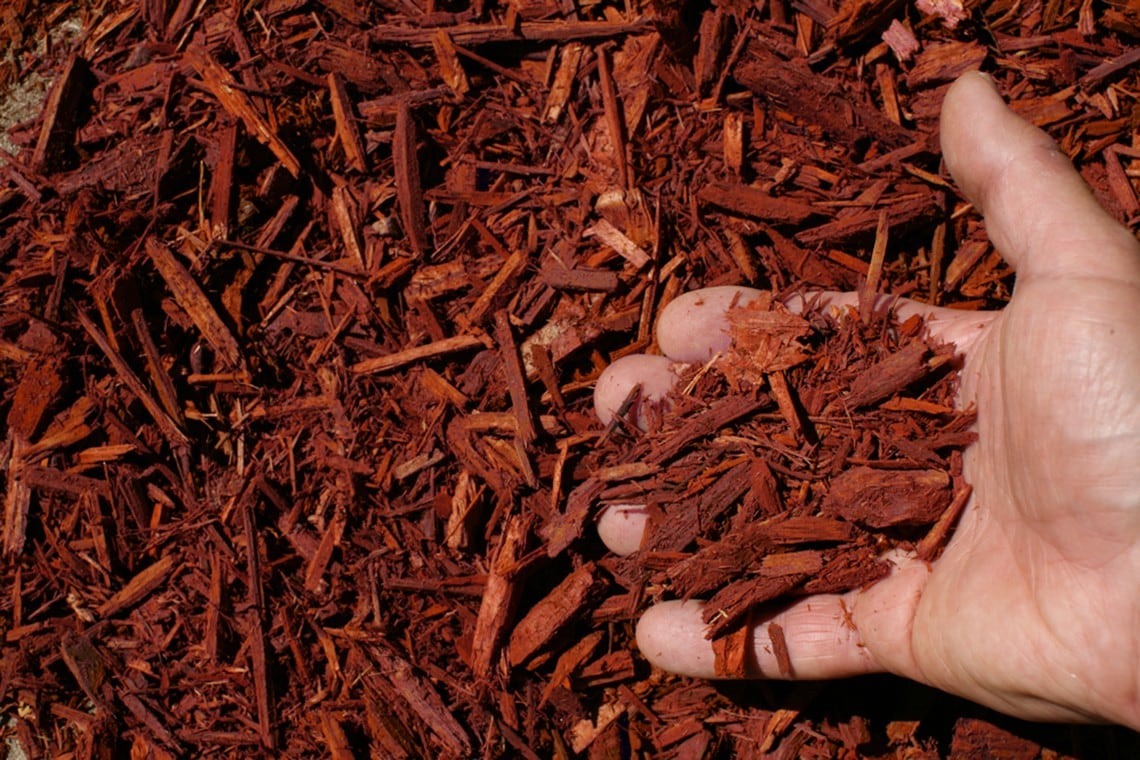 Red Bulk Mulch At Lowes Com   44456573 