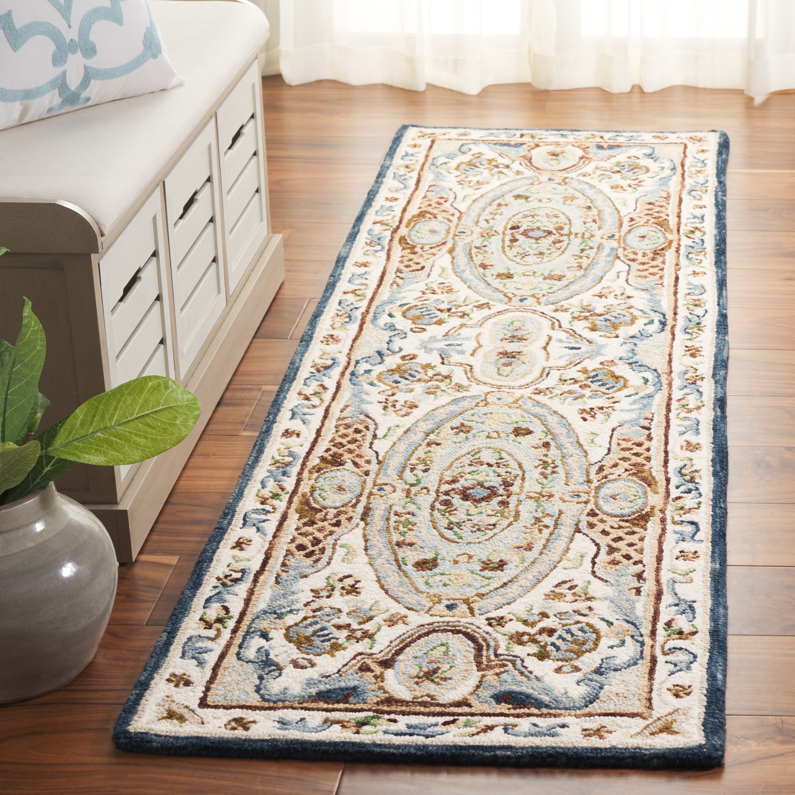 Safavieh -  Aubusson 202 Ivory/Blue Traditional 2ft-3in x 8ft Runner Rug