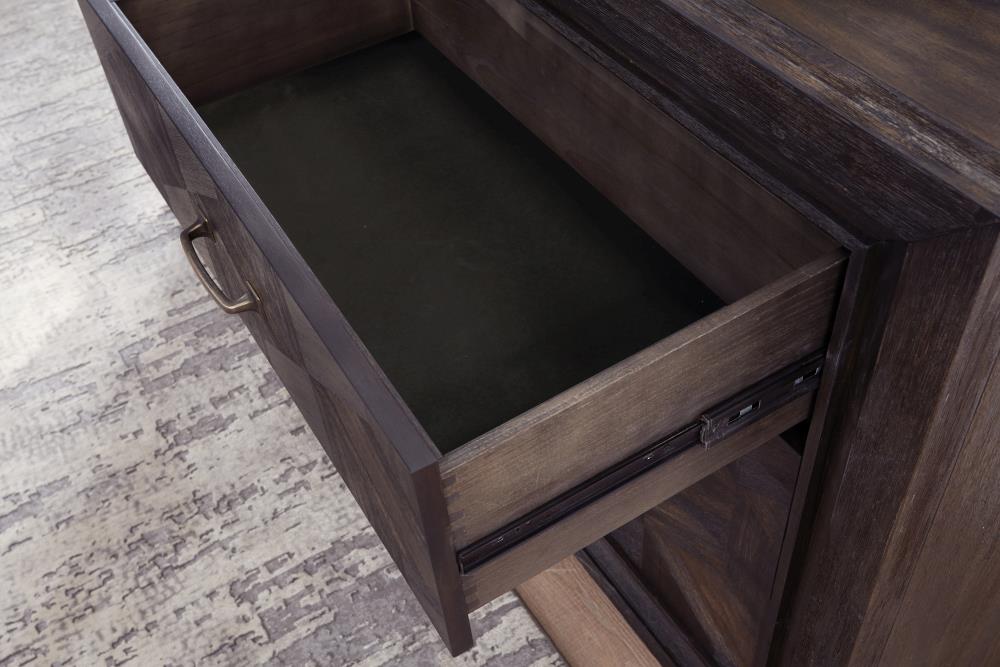 Modus Furniture 3GM484 chests - View #5