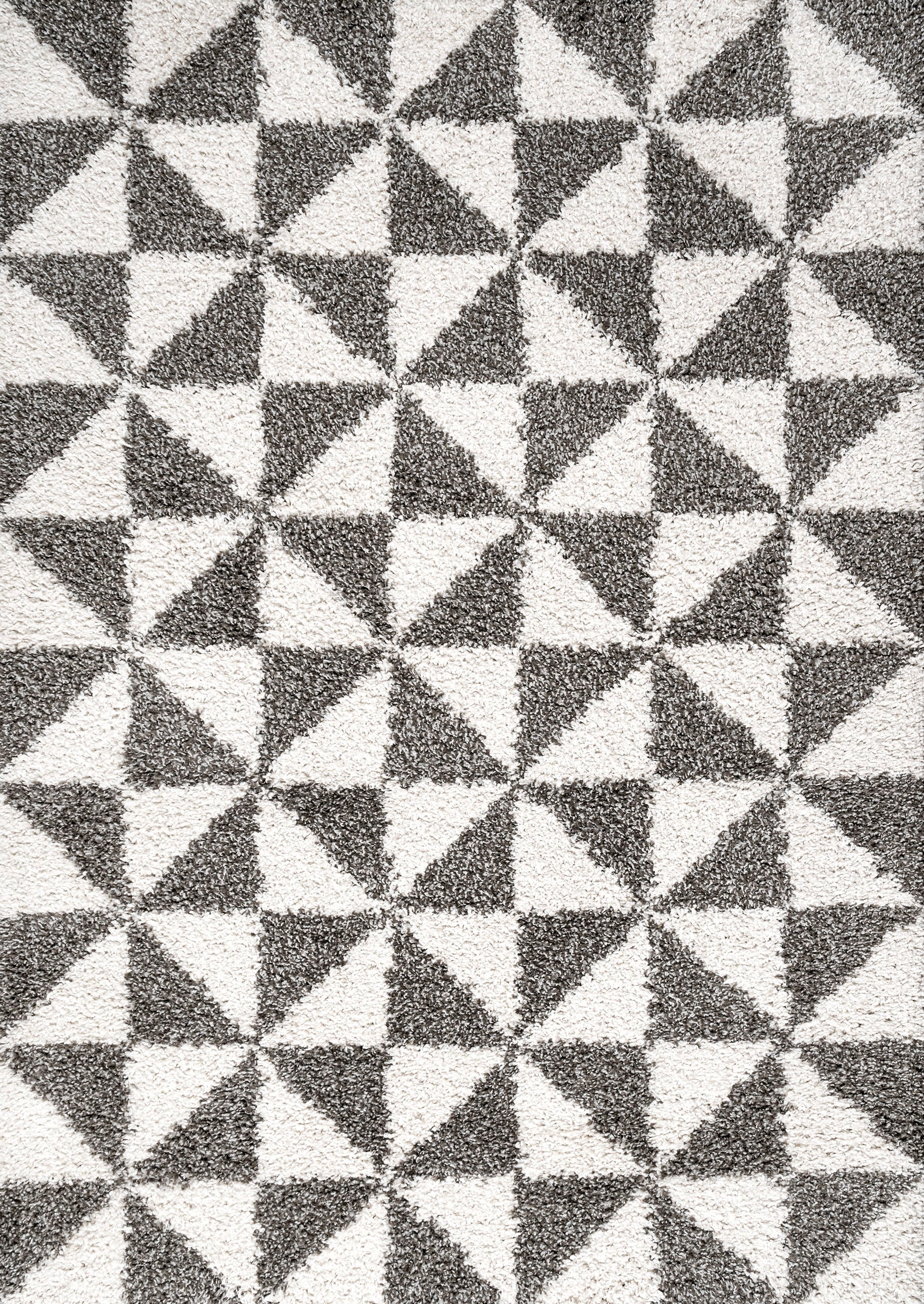 Moroccan-Inspired Geometric Gray Shag Rug 4' x 6'