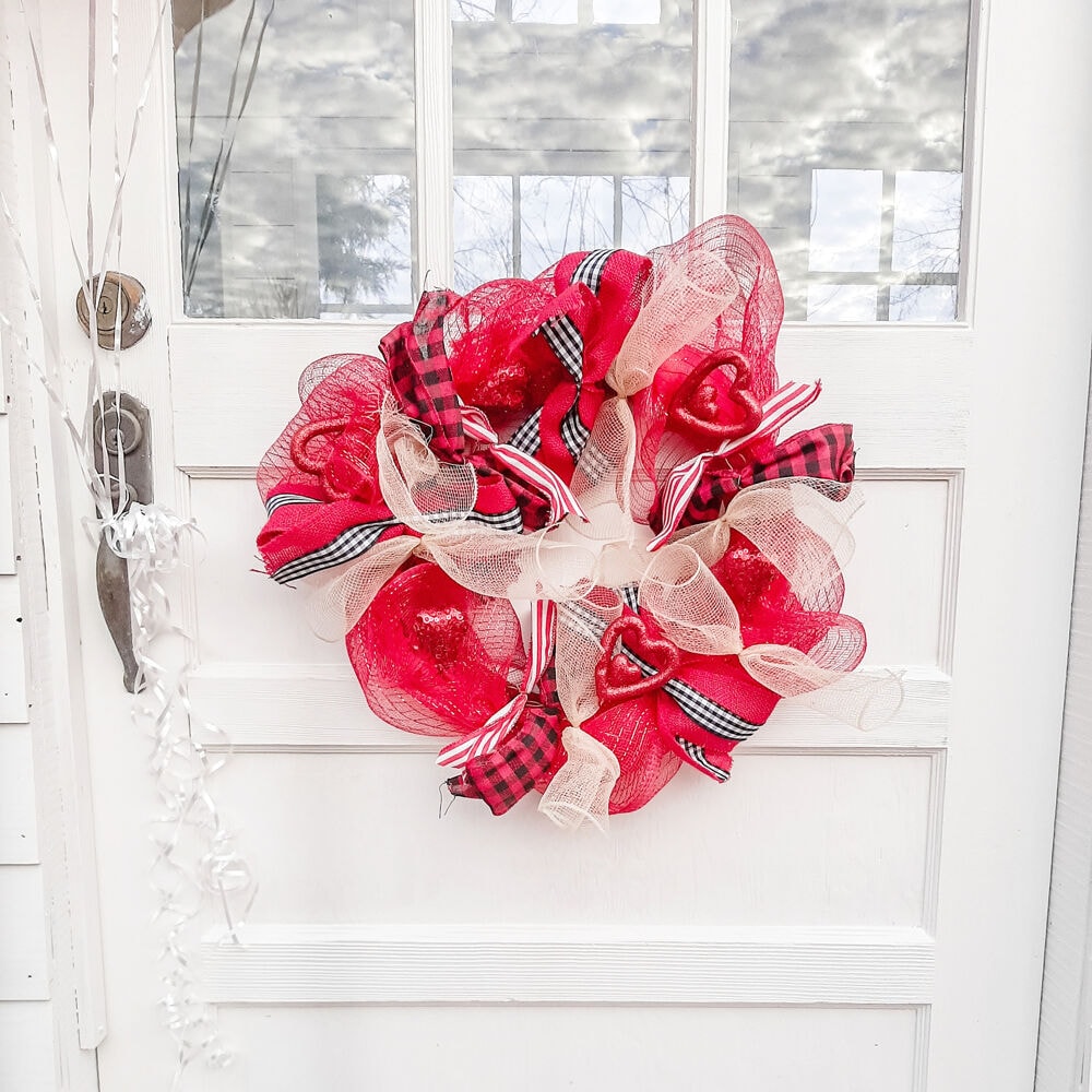 Northlight Red and White Candies and Hearts Valentine's Day Wreath