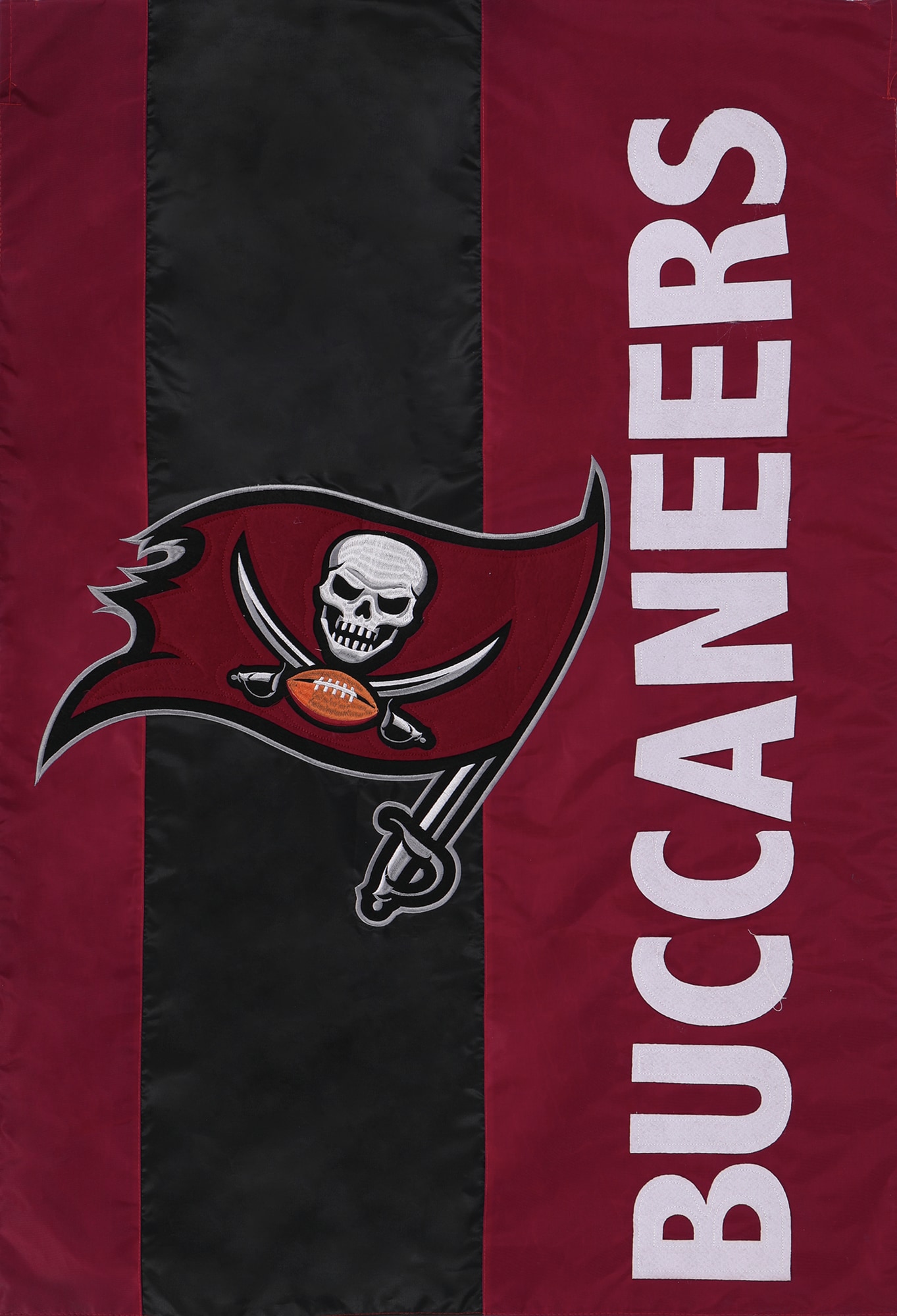 Style Selections Tampa Bay Buccaneers GRD Flag in the Decorative ...