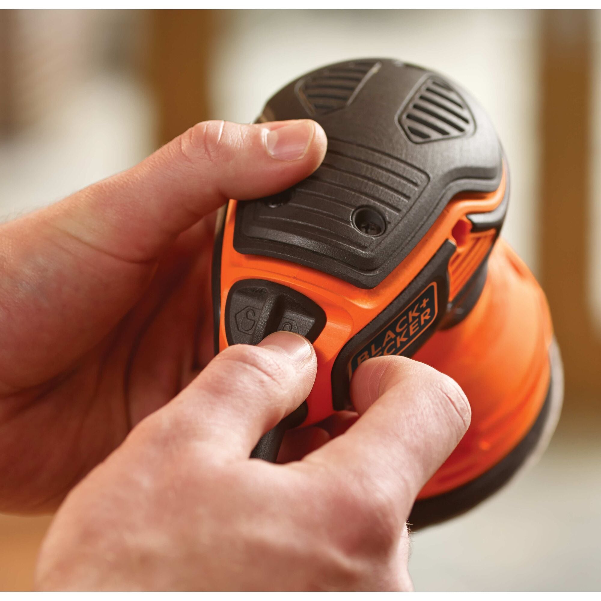 BLACK+DECKER 2.4-Amp Corded Orbital Sander with Dust Management in the  Power Sanders department at
